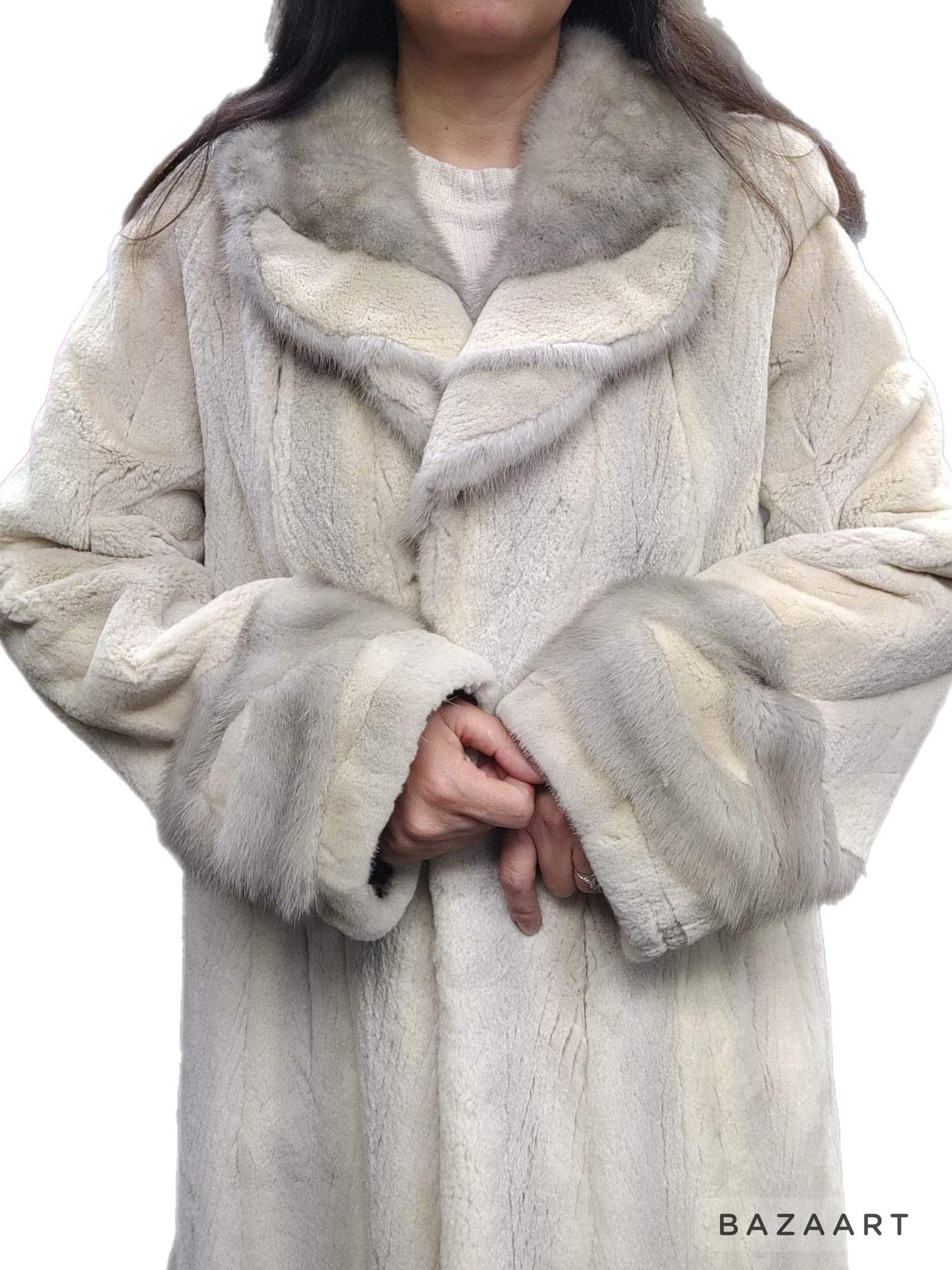 Manteau réversible en fourrure de vison tondue saphir, taille 10 (M) en vente 2