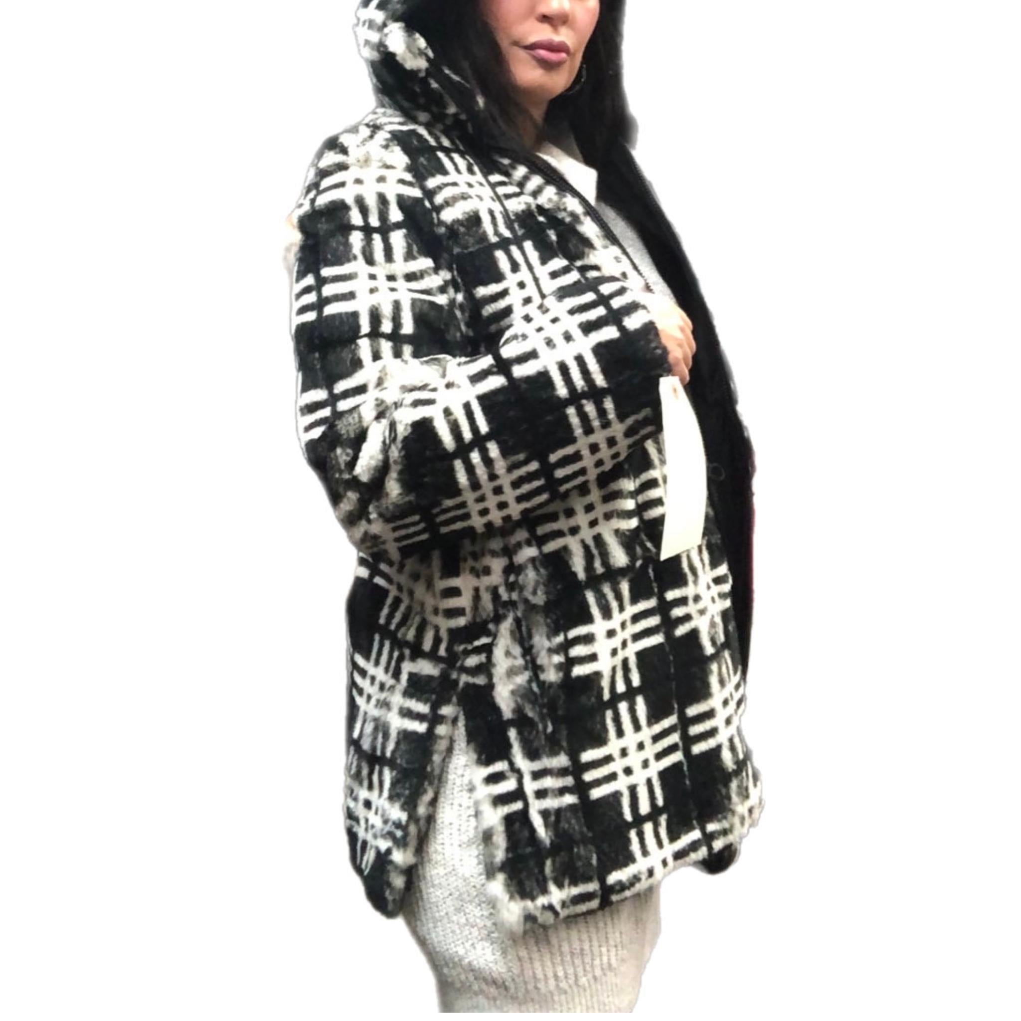 Brand New sheared Mink Fur Coat reversible size 10 (M) For Sale 2