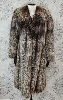Brand New Silver Fox Fur Coat (size 6-8/S)