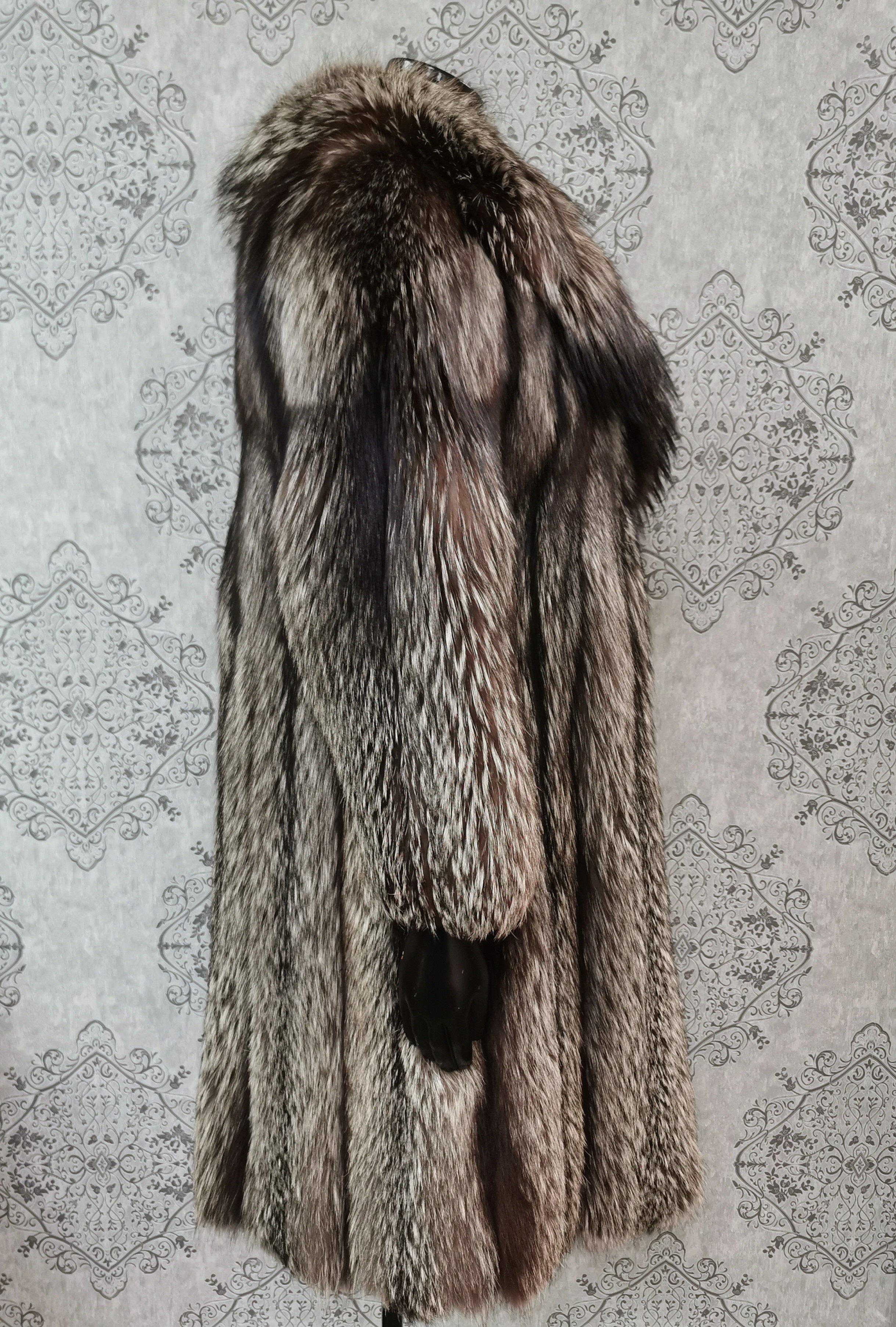 Black Brand New Silver Fox Fur Coat (size 6-8/S)