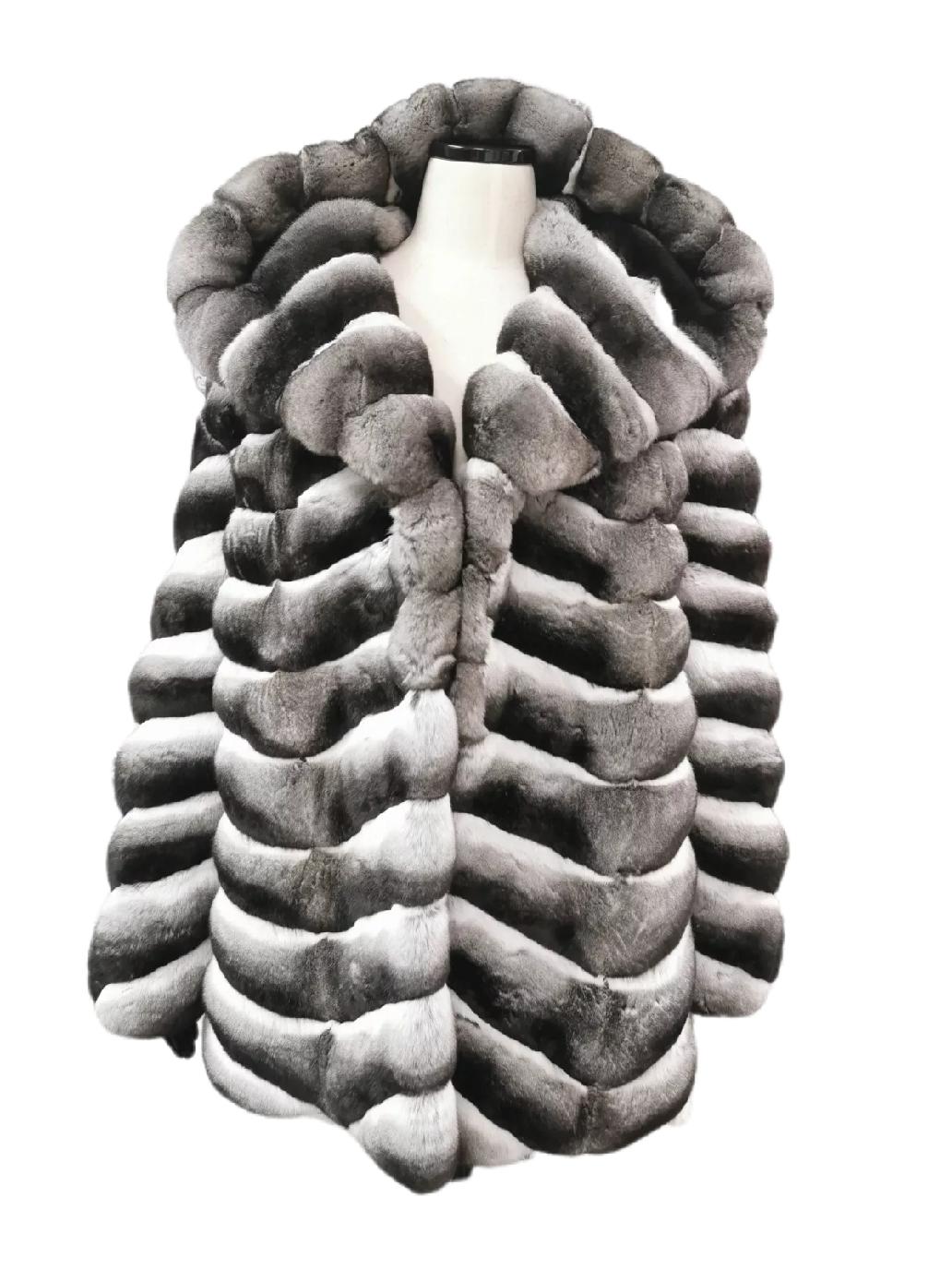 Neuf Manteau de fourrure de chinchilla unisexe 24  2XL Neuf - En vente à Montreal, Quebec