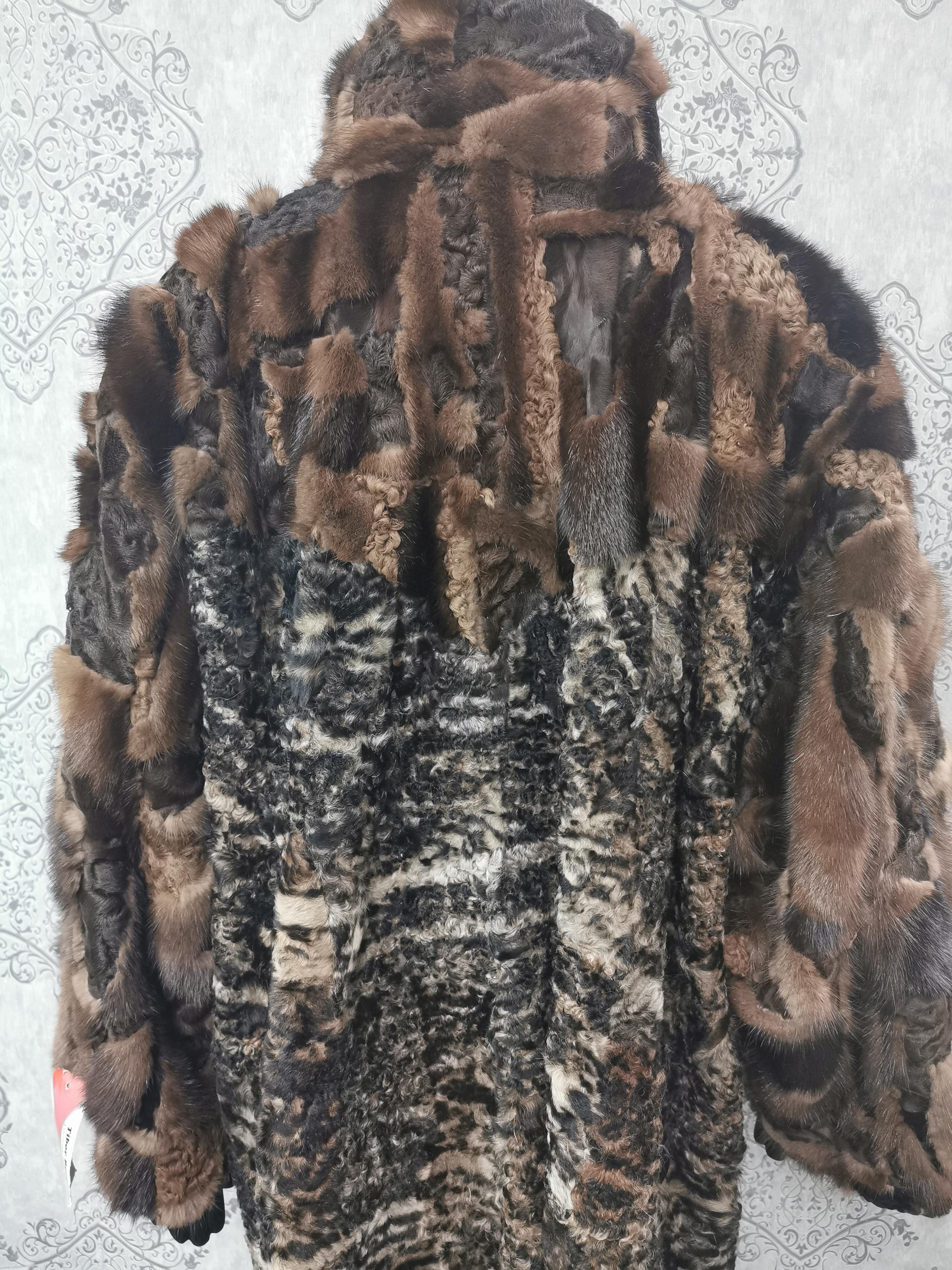 Brand new Vintage Gianfranco Ferre Fur Coat with Lamb andMink Fur Trim (16/L) For Sale 6