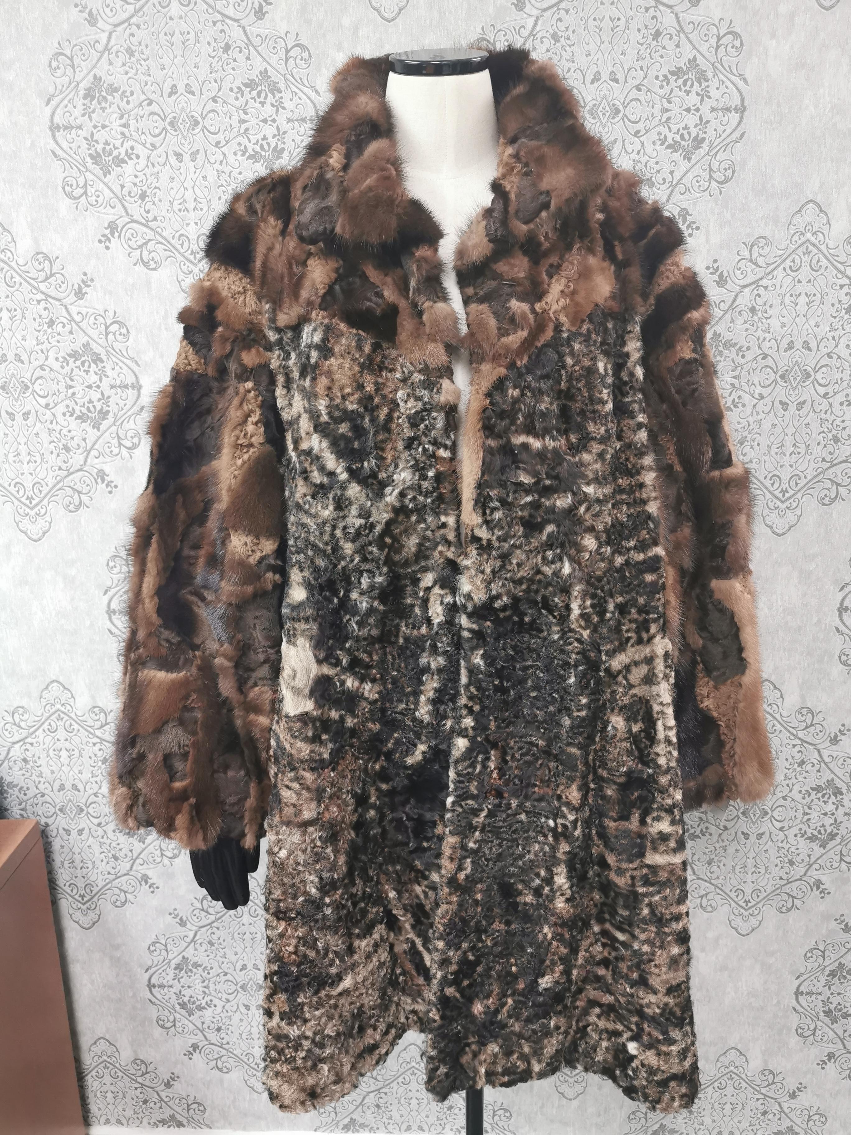 Brand new Vintage Gianfranco Ferre Fur Coat with Lamb andMink Fur Trim (16/L) For Sale 1