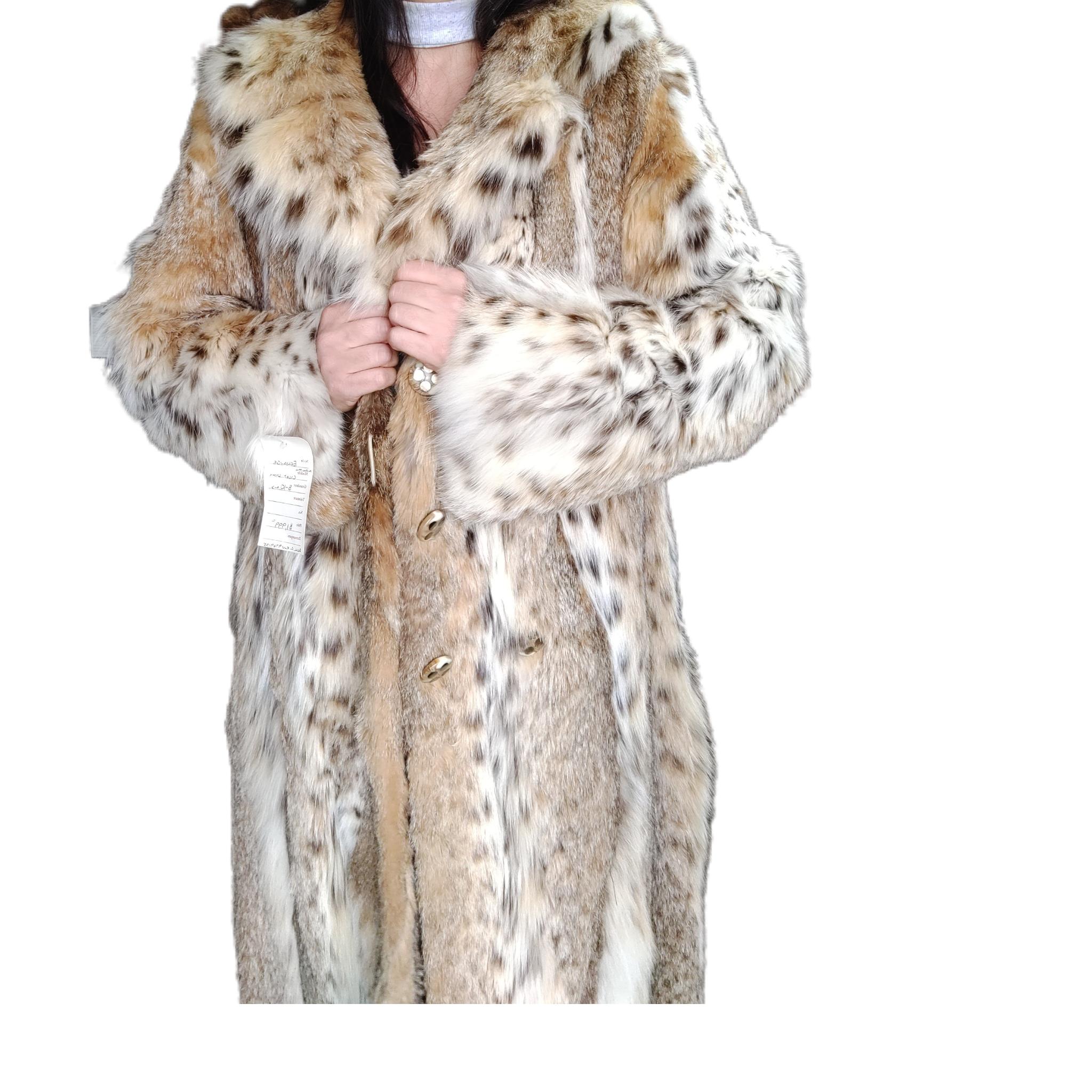 Brand new Vintage lynx fur coat size 4-6 In New Condition In Montreal, Quebec