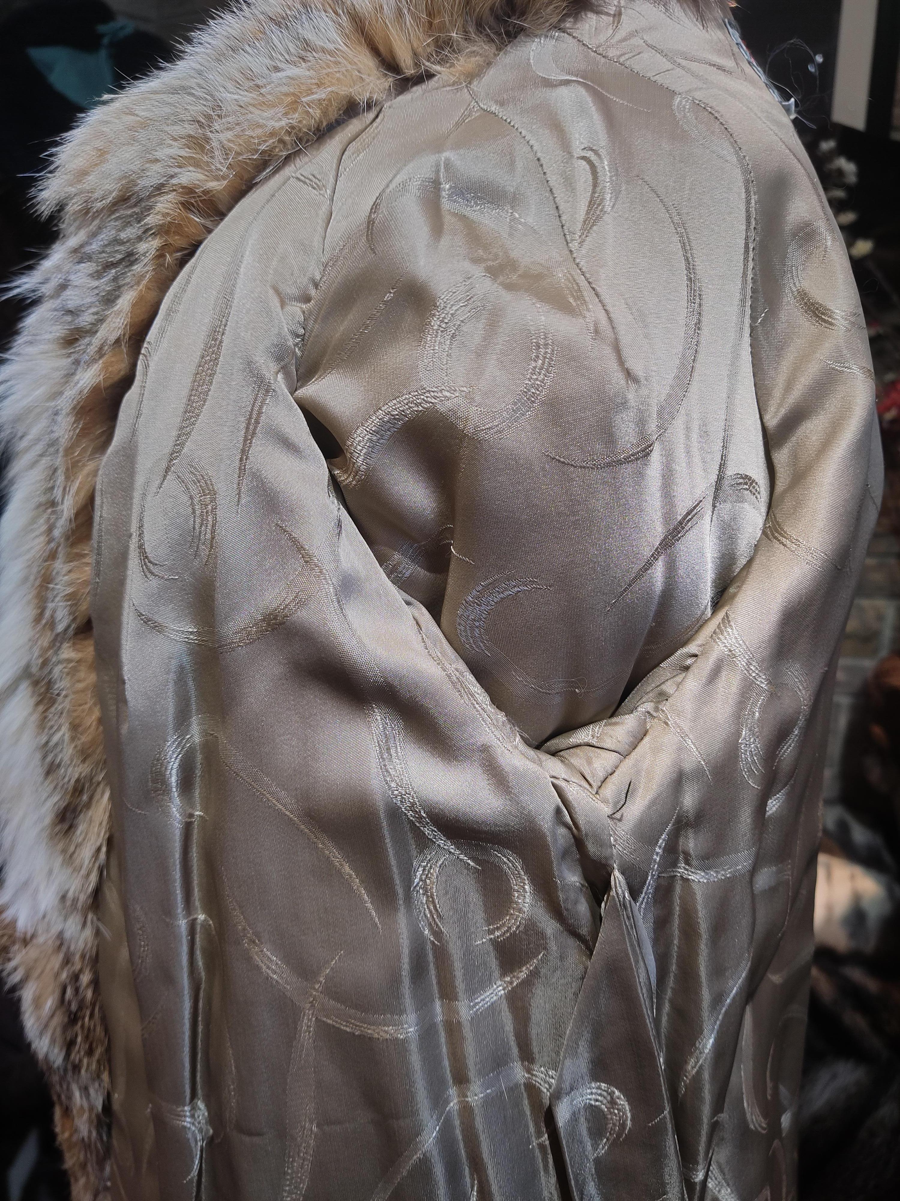 Brand new Vintage lynx fur coat size 6-8 with price tag 7999$ For Sale 4