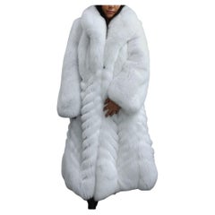 Antique Brand new white fox fur coat size L