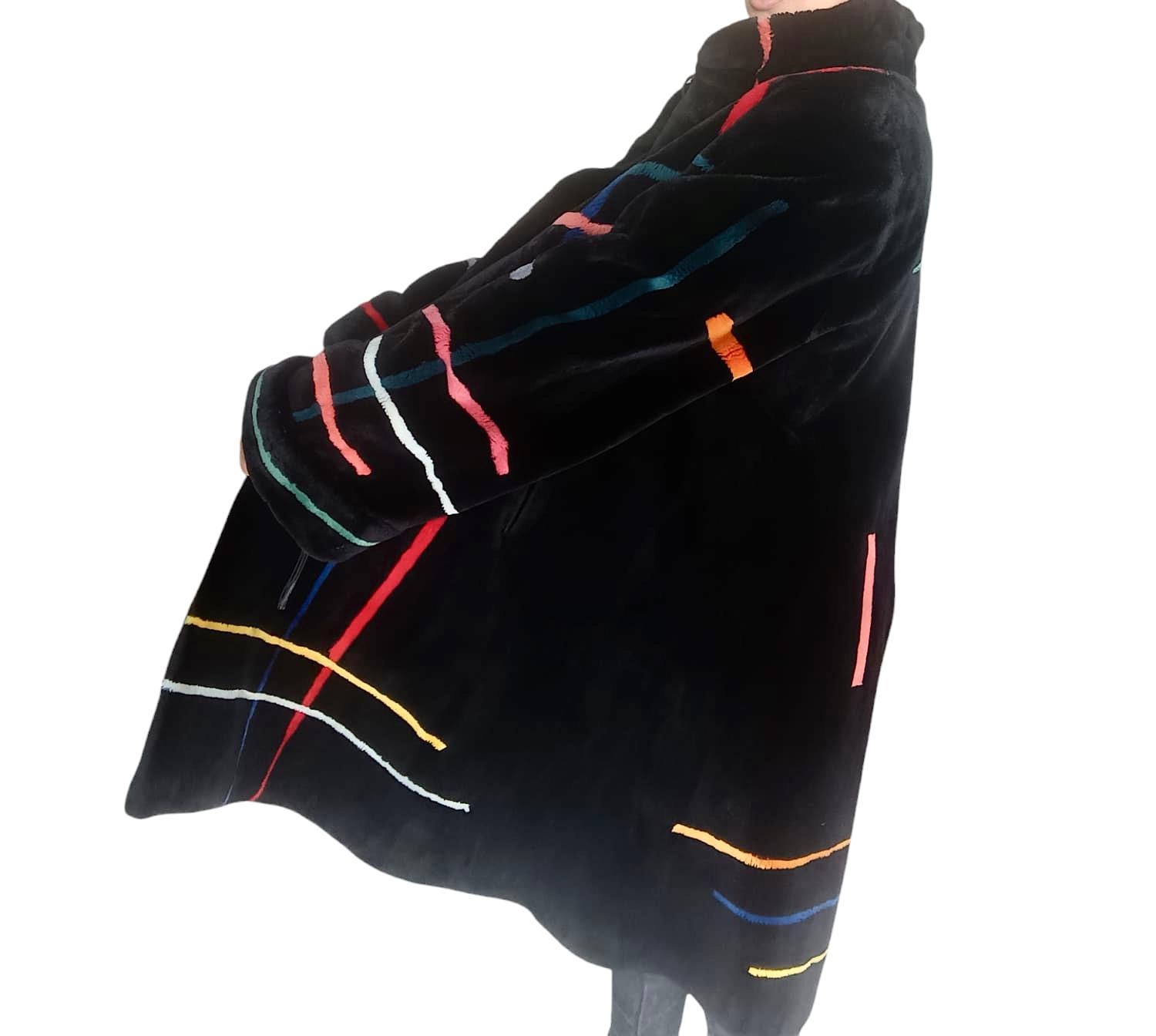 Brand New Zuki Sheared Beaver Fur Coat with Fur Trim (Size 14) For Sale 5