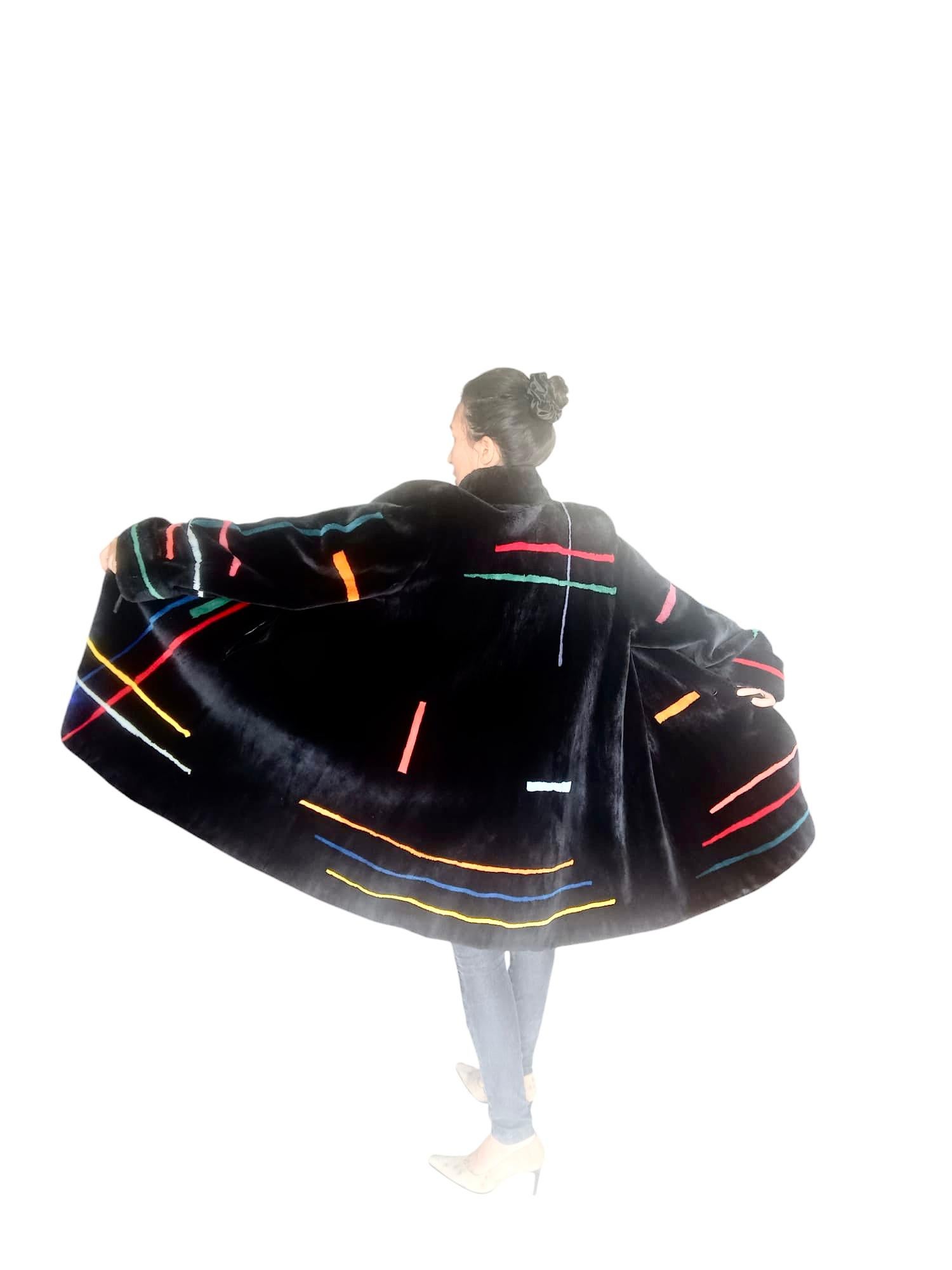 Brand New Zuki Sheared Beaver Fur Coat with Fur Trim (Size 14) For Sale 7