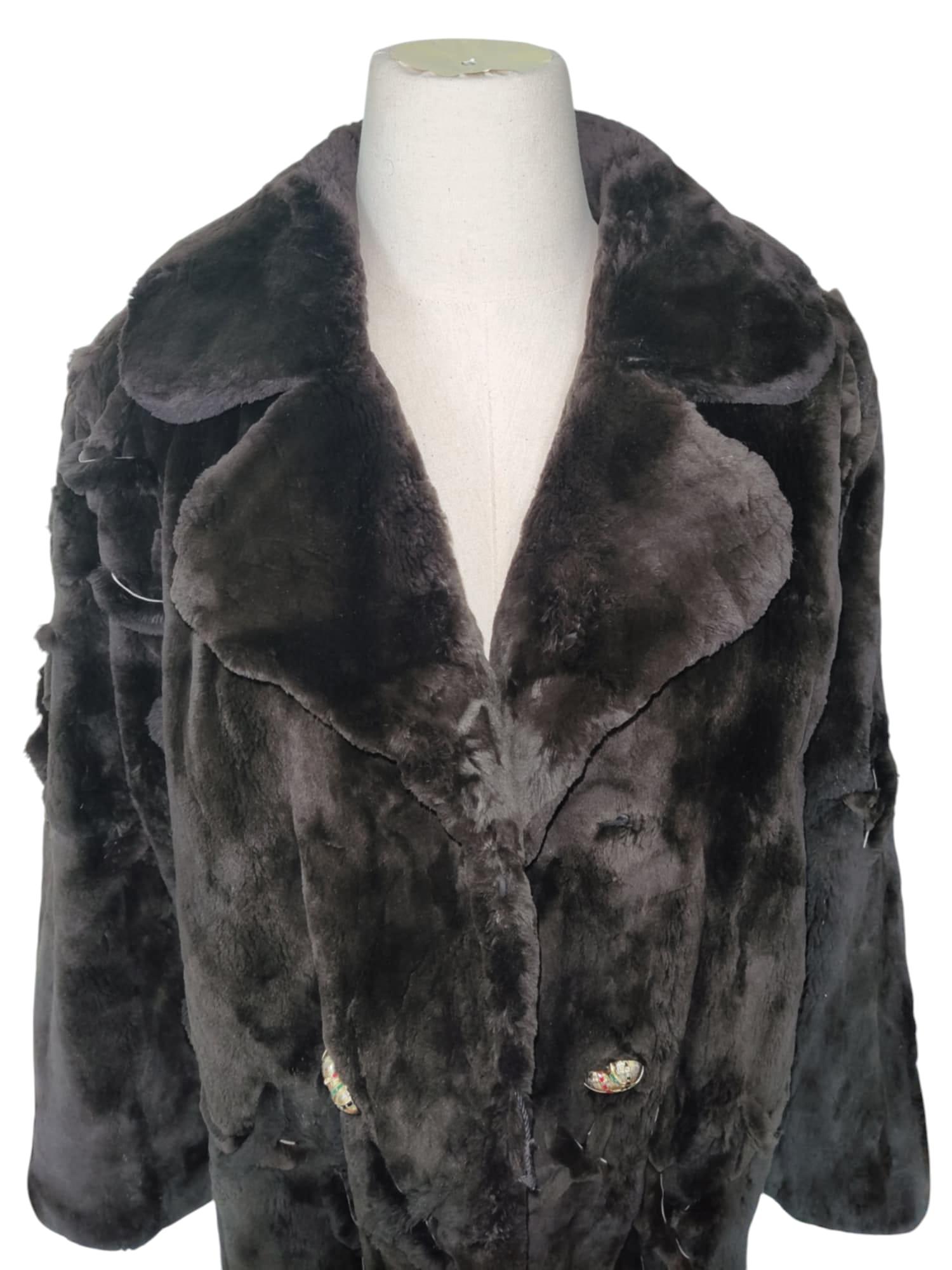 Brand New Zuki Sheared Beaver Fur Coat with Fur Trim (Size 14) For Sale 1