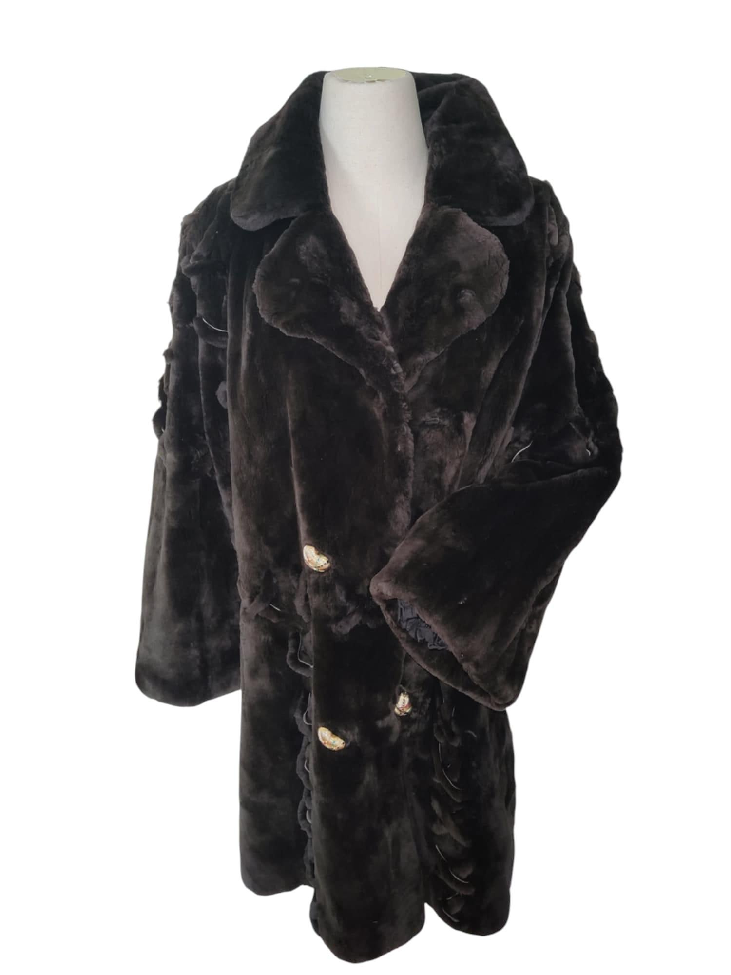 Brand New Zuki Sheared Beaver Fur Coat with Fur Trim (Size 14) For Sale 2