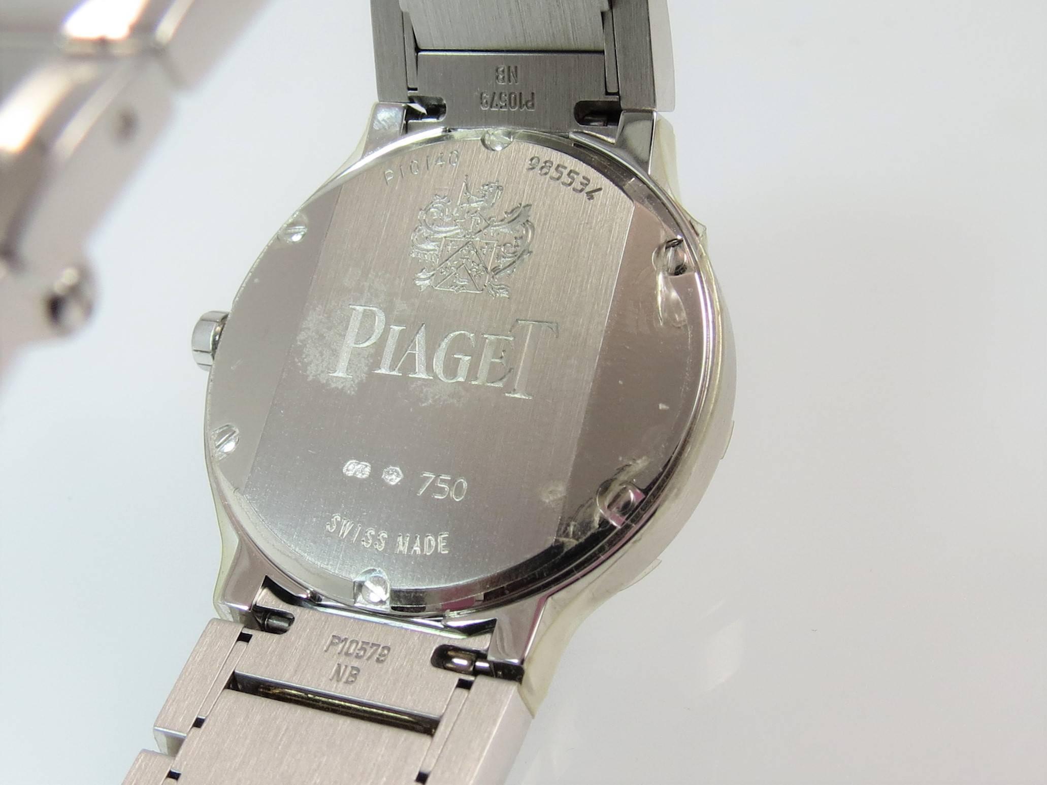 Brand new, never worn, 18K white gold ladies diamond Piaget Polo bracelet watch, quartz movement, case size 28mm, silver dial, Arabic and diamond stick markers, diamond case, model number GOA33231, Serial number 985534
Brand new, never out of the