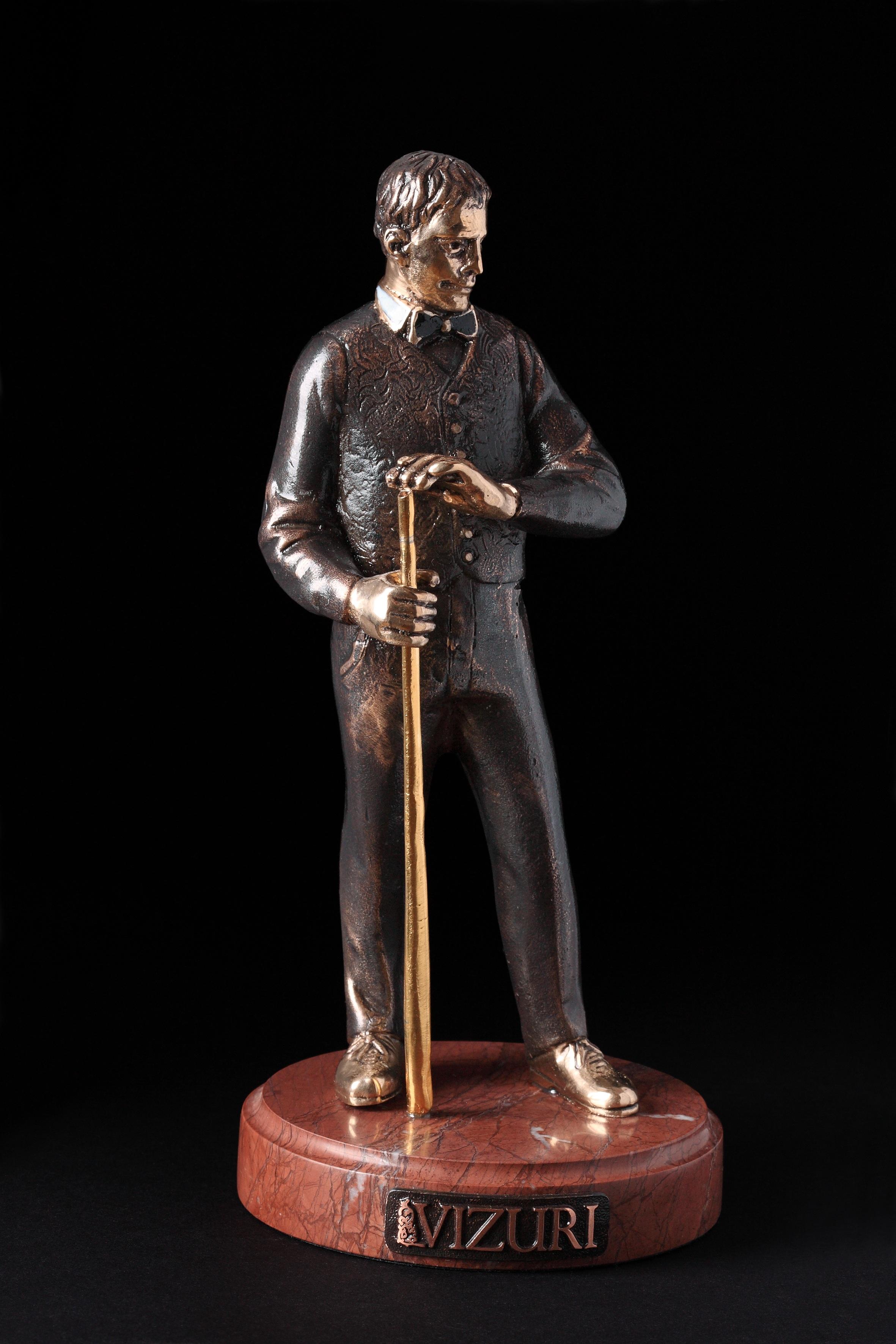 Figurative Sculpture di Brand Vizuri - Scultura "Biliardo  giocatore"