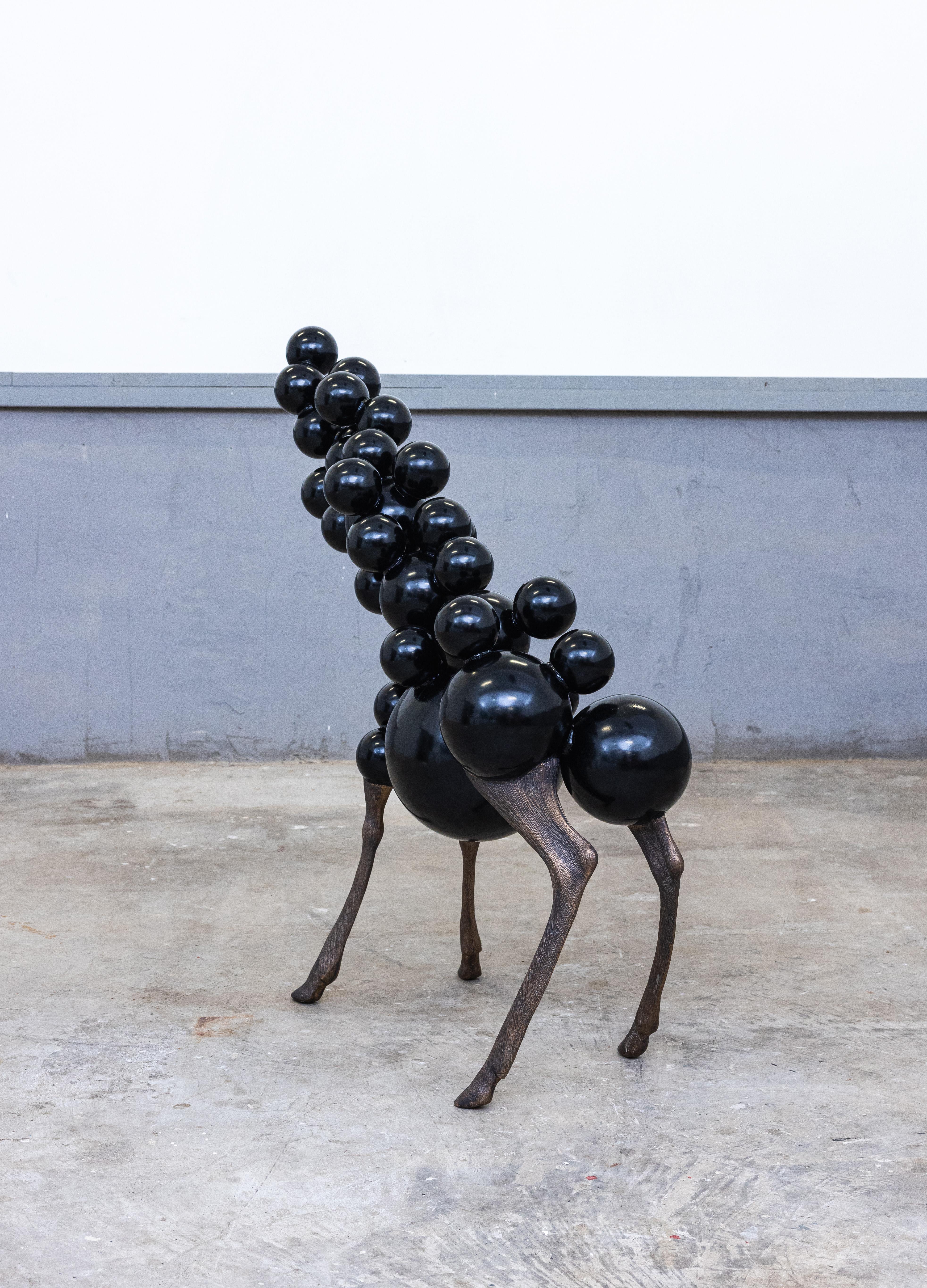 We the Beast #3 - Sculpture Contemporaneo di Brandon Vickerd