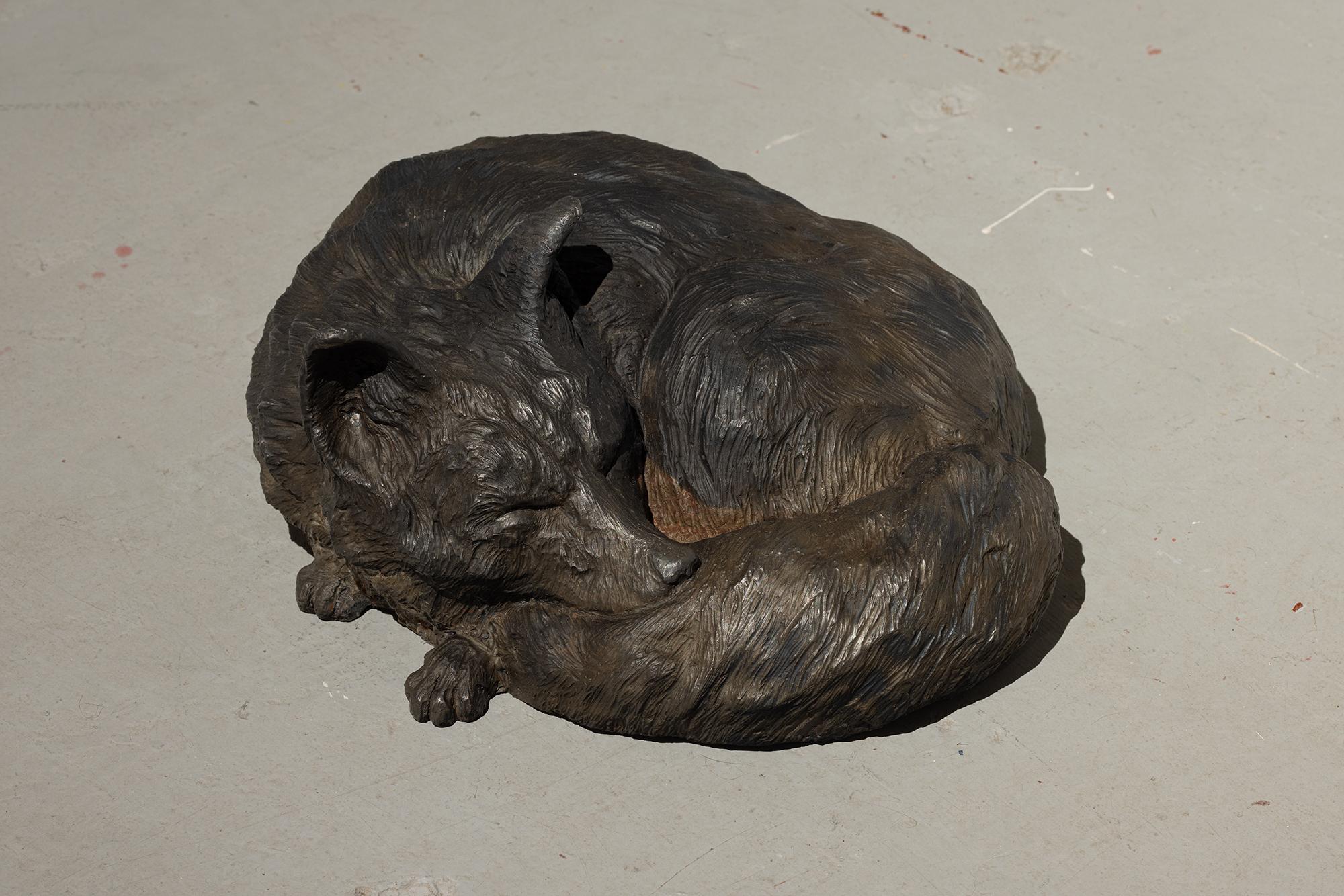 Eiserner Fuchs – Sculpture von Brandon Vickerd