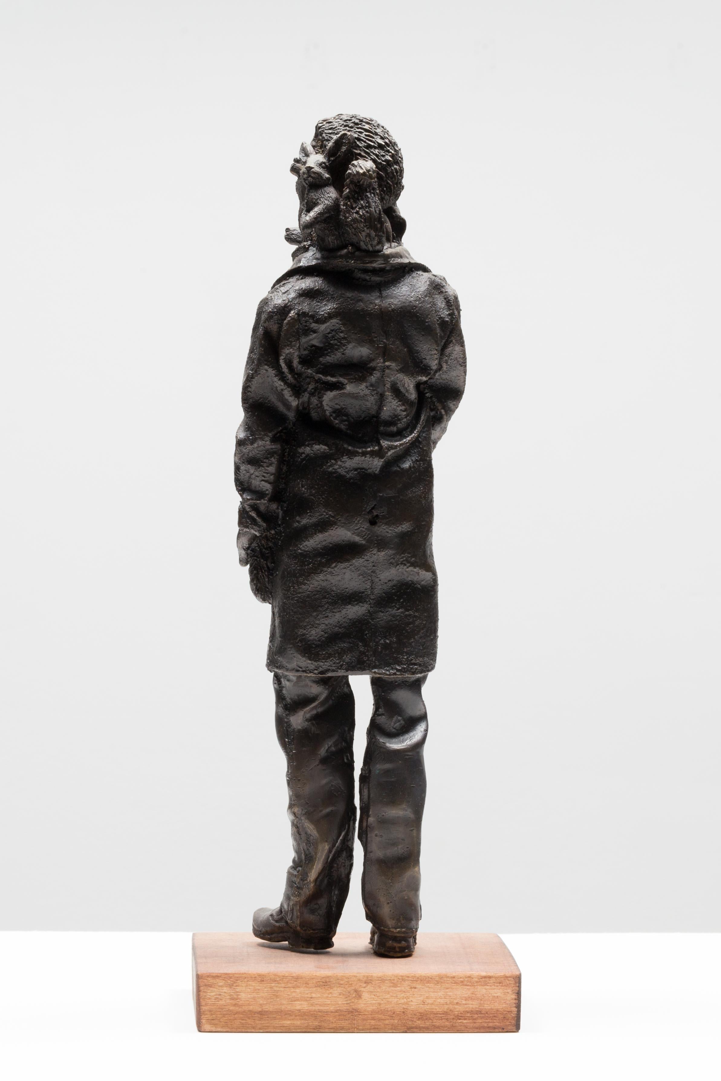 Passagers de la faune sauvage -Standing - Contemporain Sculpture par Brandon Vickerd
