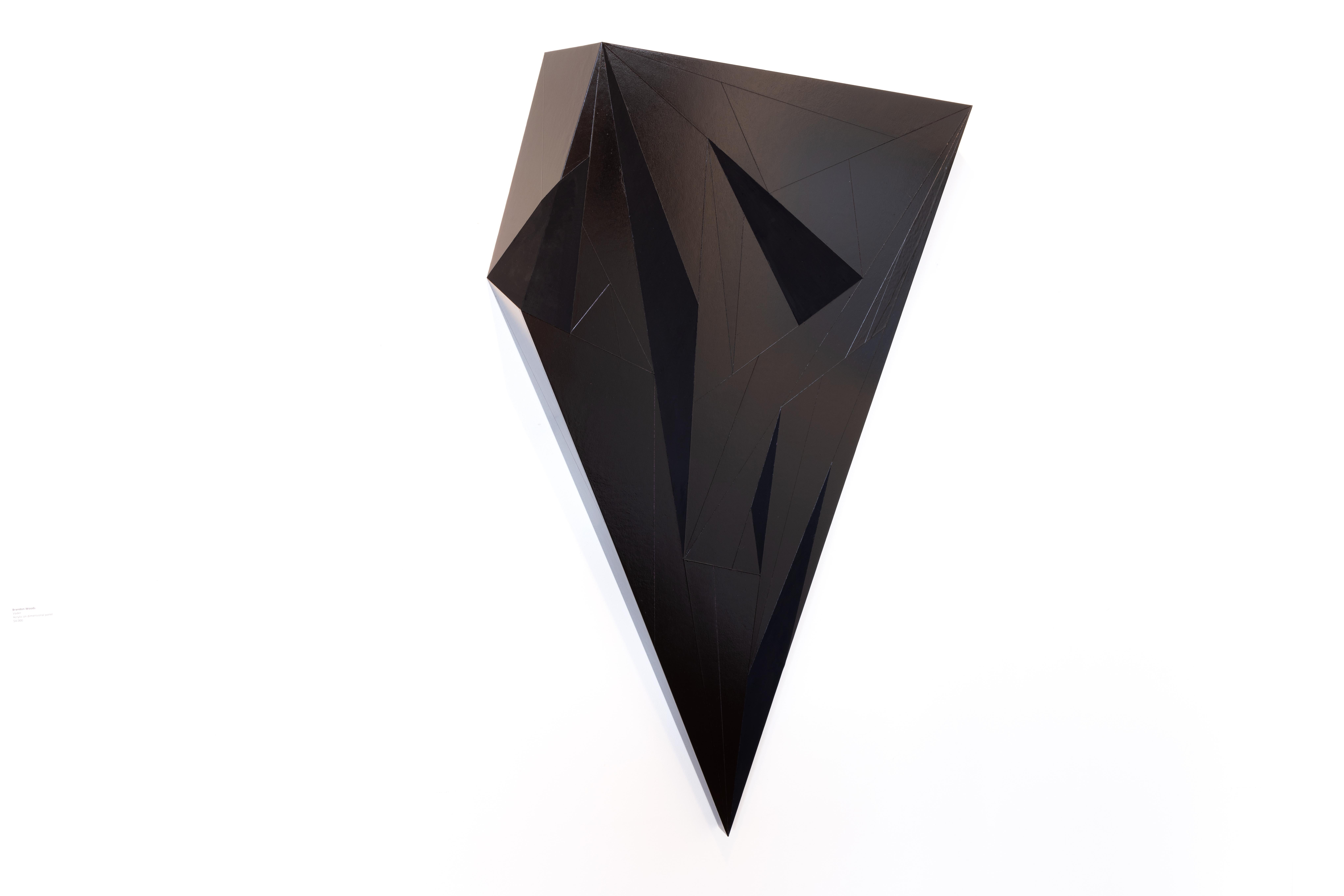 VADER - Geometrische wandhängende Skulptur/Malerei in Schwarz 3.0 Acryl auf Tafel (Zeitgenössisch), Sculpture, von Brandon Woods