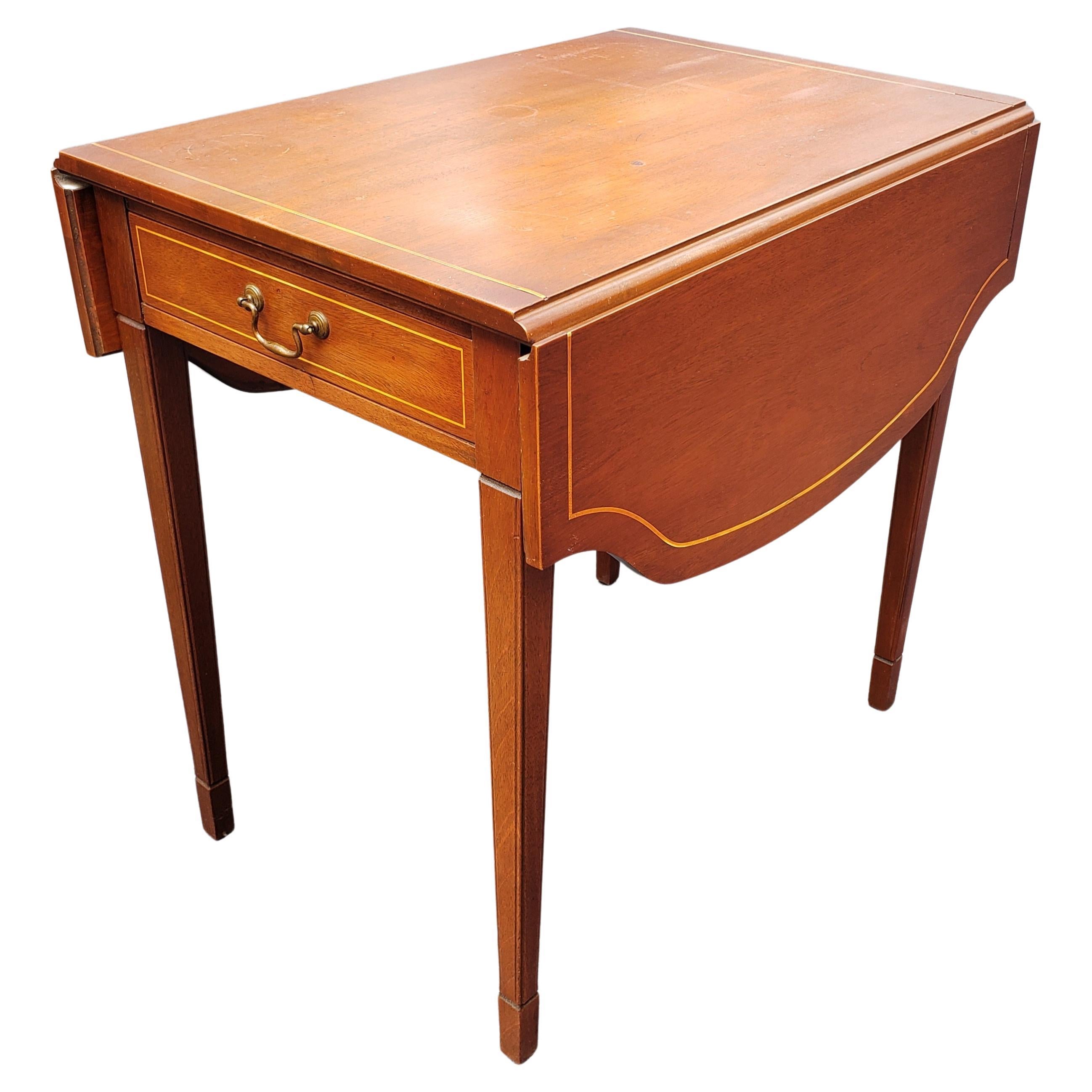 20th Century Brandt Certified Genuine Mahogany Pembroke Drop-Leaf Tables, a Pair, circa 1940s For Sale