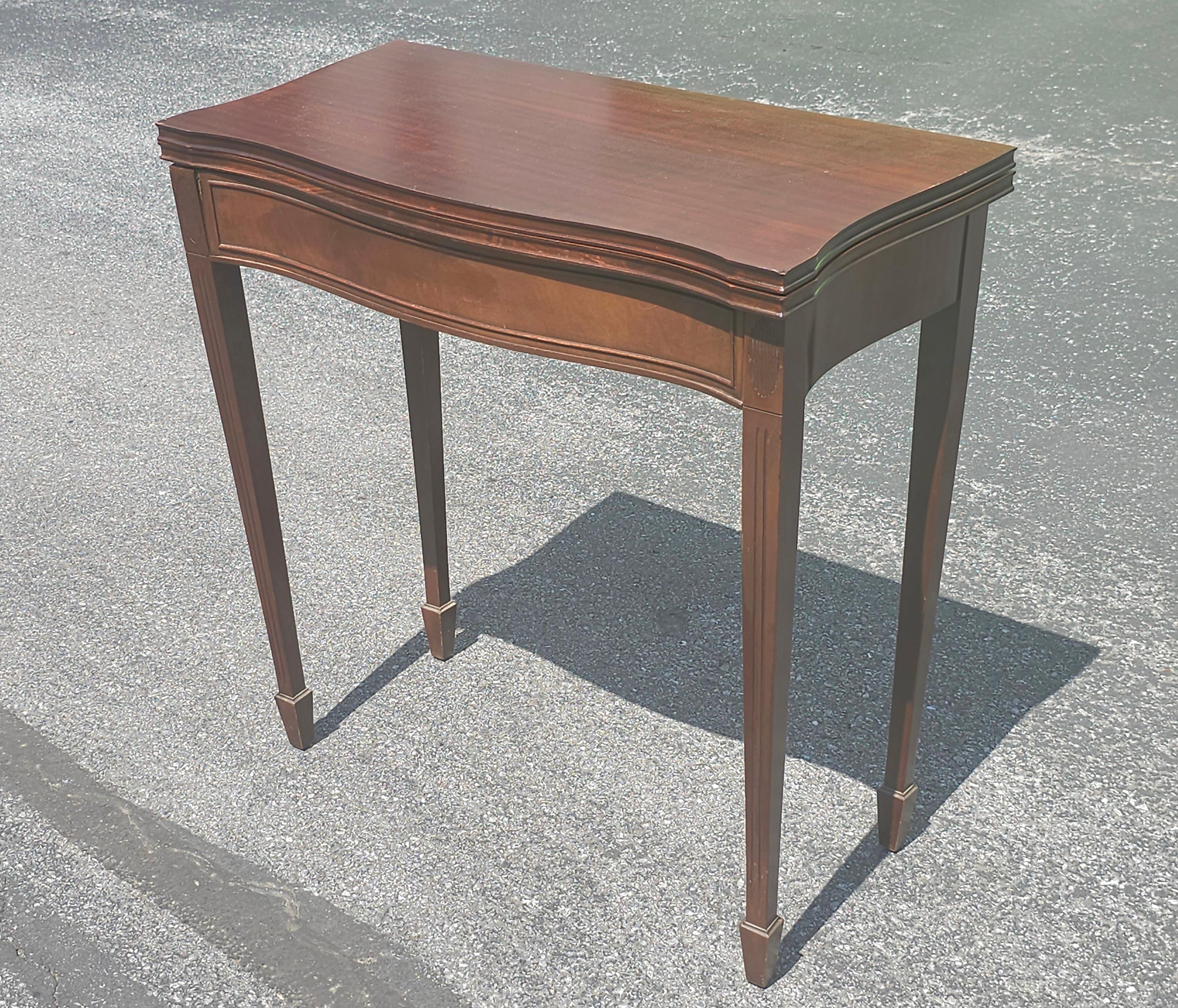 Brandt Furniture Mahagoni-Konsolentisch mit klappbarer Platte und Kartentisch im Zustand „Gut“ im Angebot in Germantown, MD