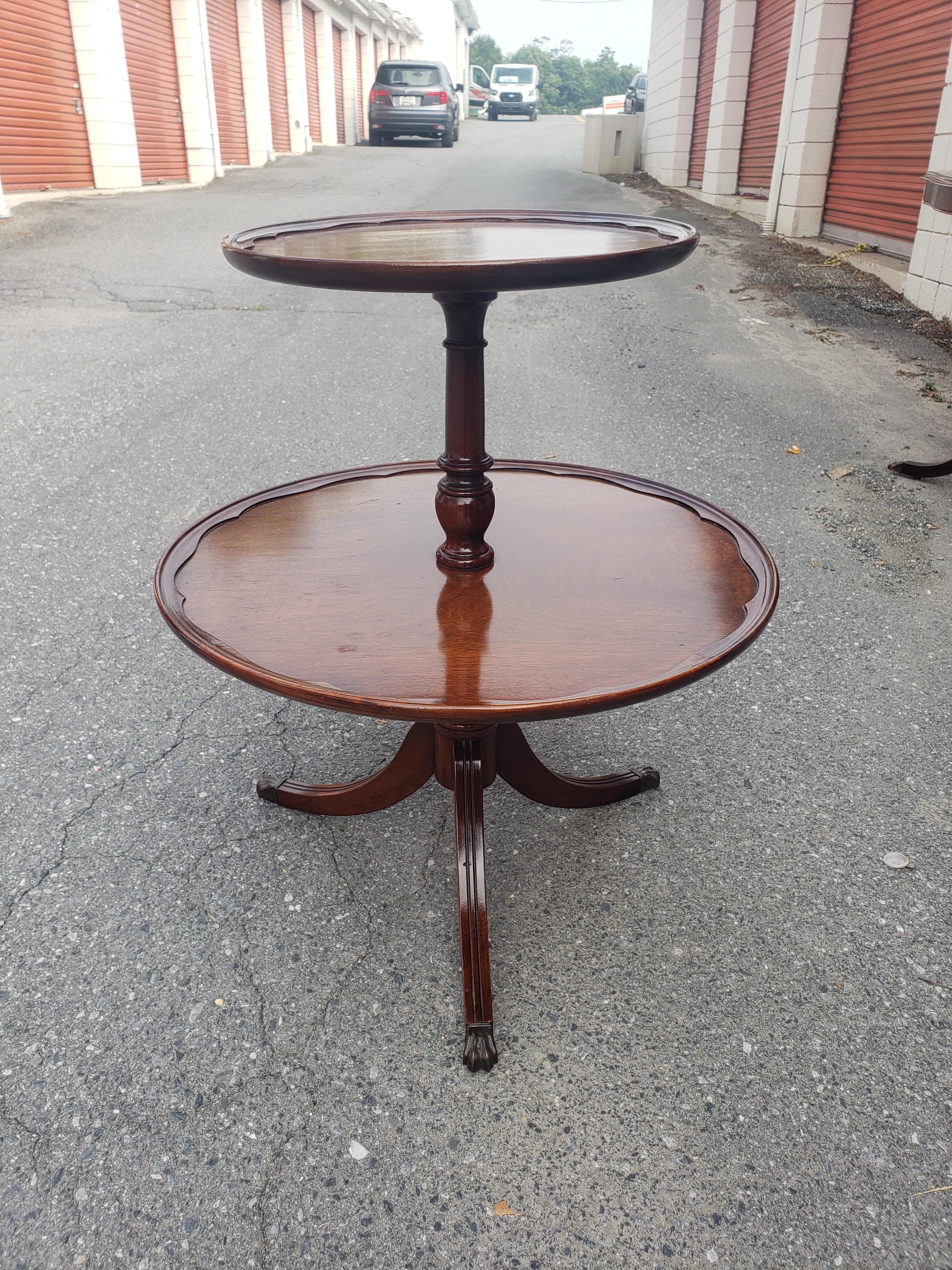 Brandt Furniture Solid Mahogany 2-Tier Tripod Pedestal Dumb Waiter Table, C 1950 In Good Condition For Sale In Germantown, MD
