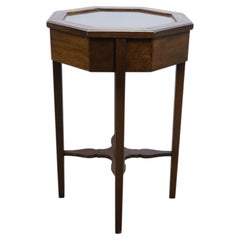 Vitrina octogonal de caoba de Brandt, vitrina de exposición, vitrina tipo «shadowbox», mesa, 23"