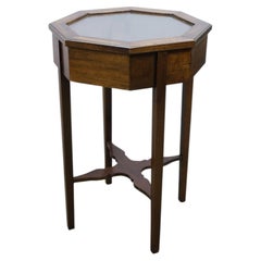 Vitrina octogonal de caoba de Brandt, vitrina de exposición, vitrina tipo «shadowbox», mesa, 23"