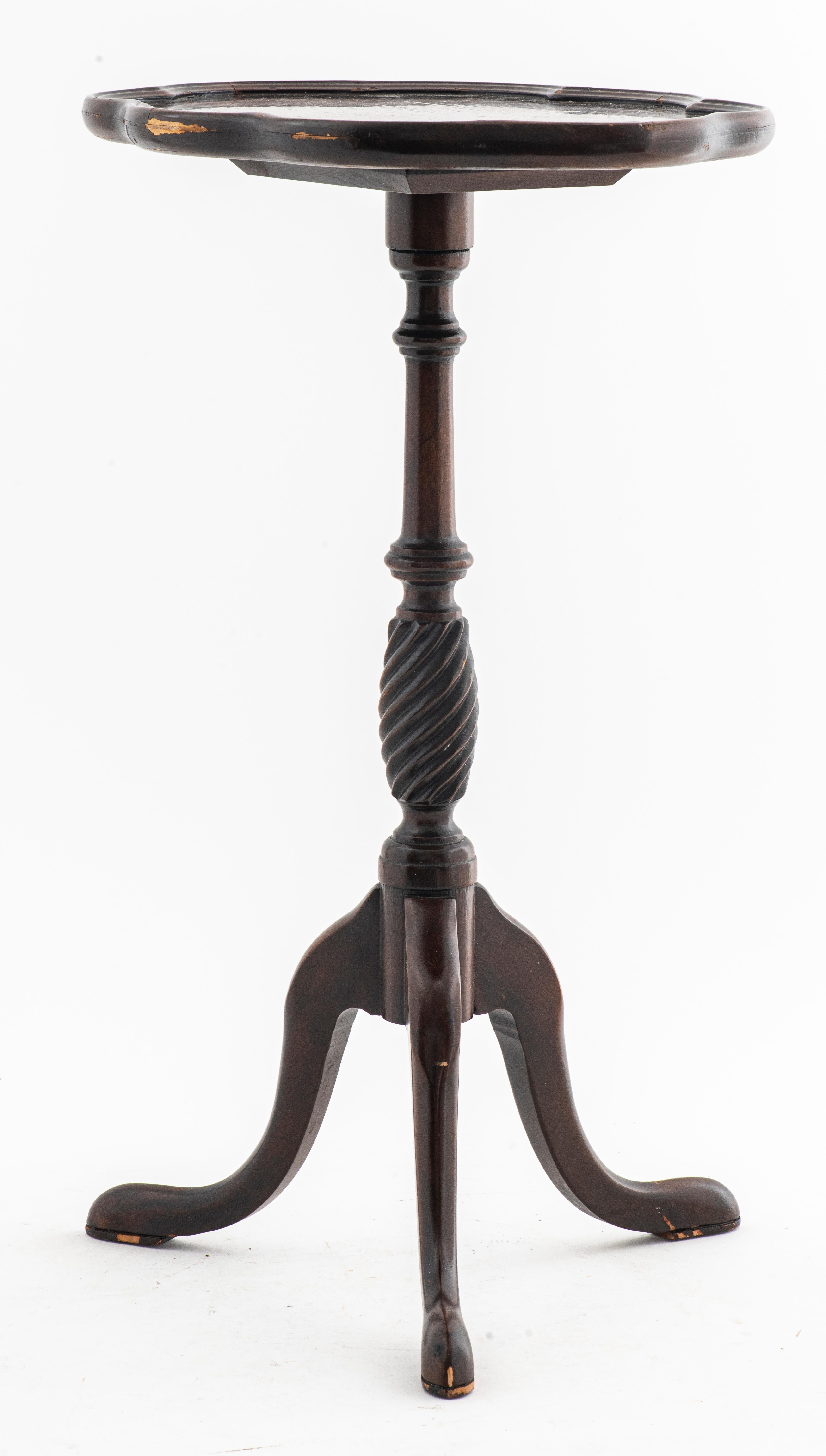 Brandt Queen Anne manner diminutive carved wood side table. 
Dimensions: 20.5