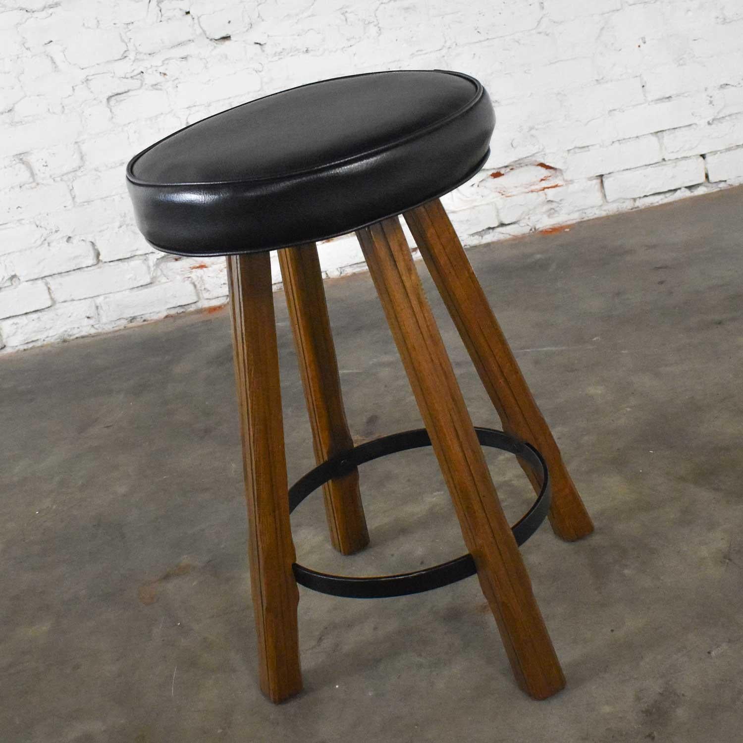 20th Century Brandt Ranch Oak Bar Stool Acorn Brown Finish & Black-Brown Faux Leather Seat For Sale