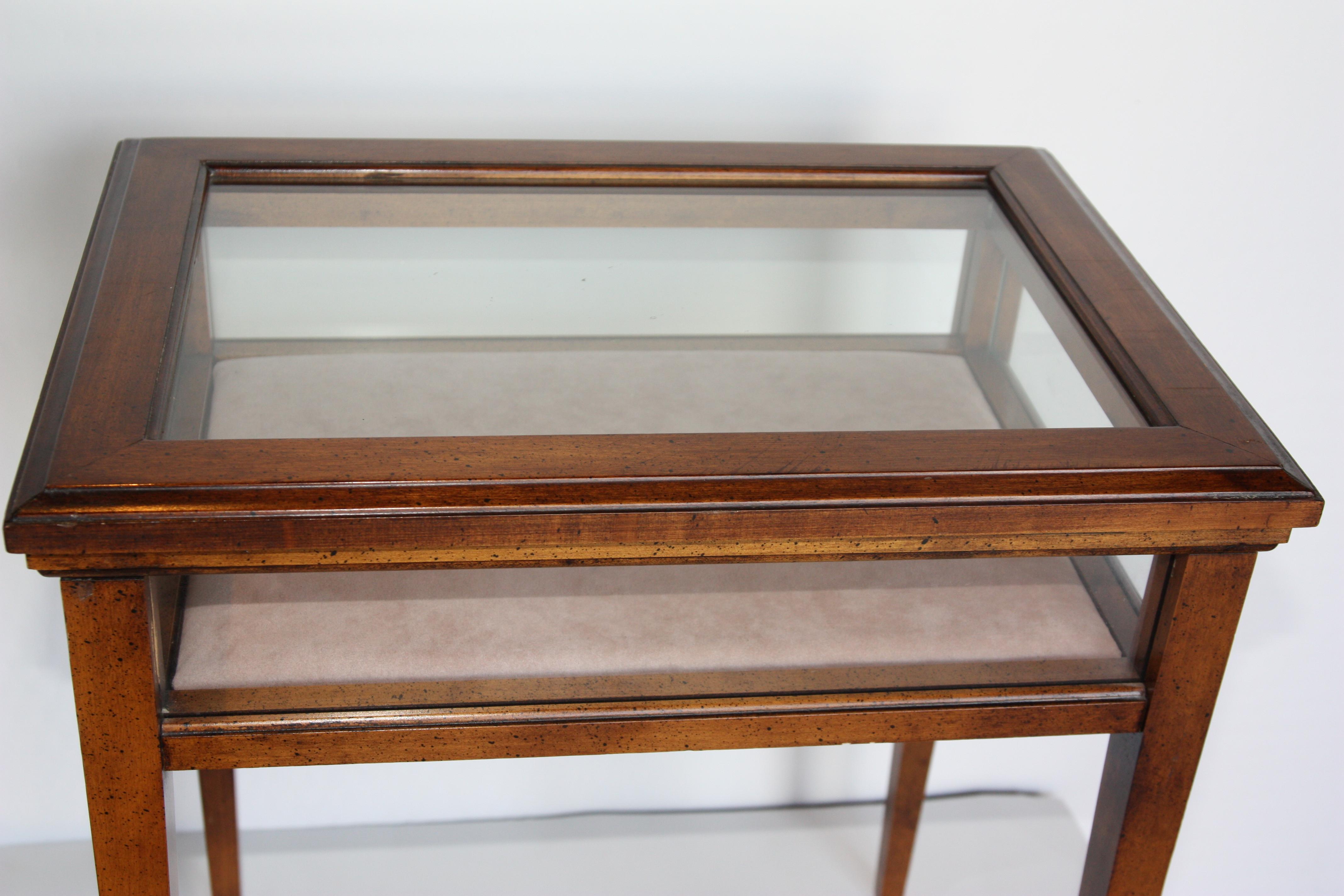 display case end table