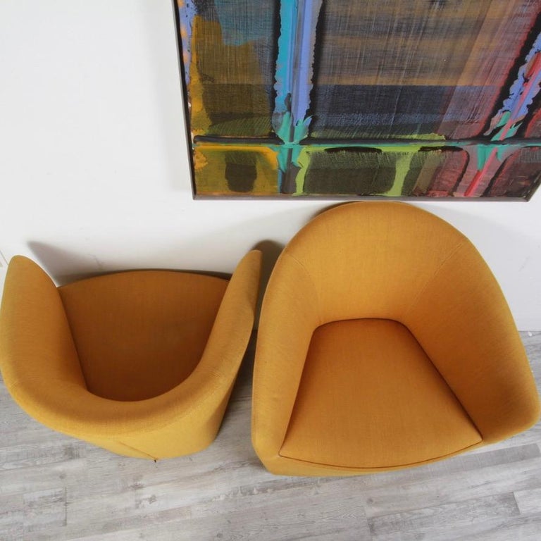 Contemporary Brandy Lounge Chairs by Andreu World For Sale