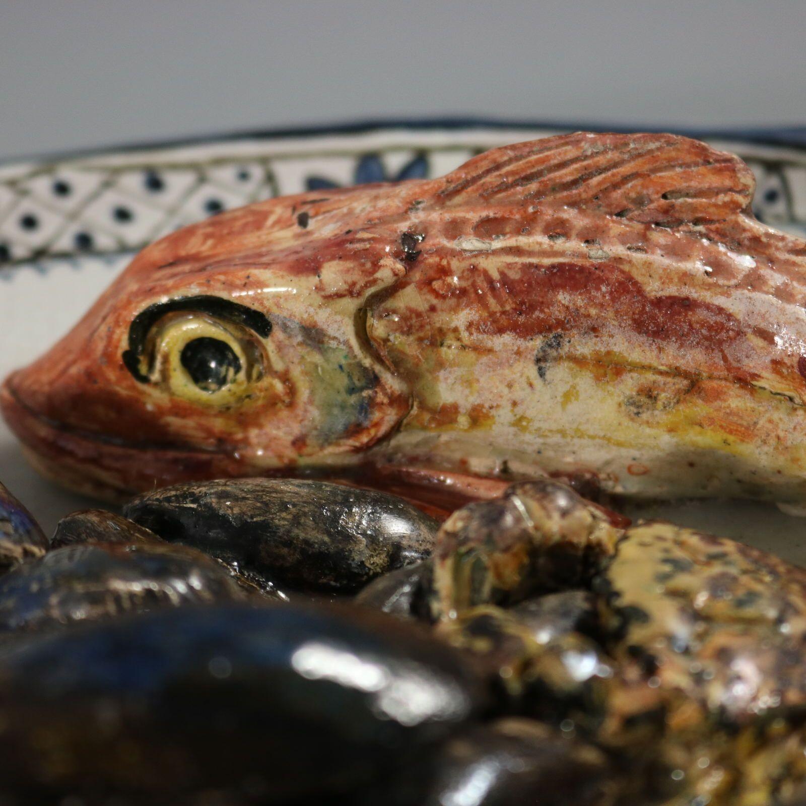 Brard French Palissy Majolica Platter with Fish and Crabs For Sale 7