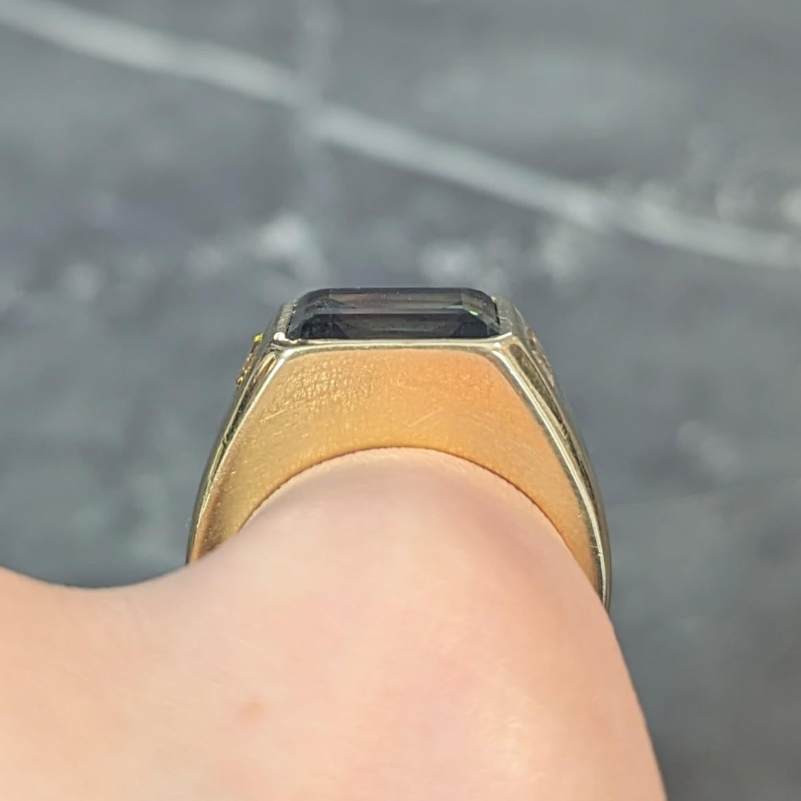 Anello da uomo con tre pietre in oro 18 carati con diamante e zaffiro verde da 8,08 CTW BRASH 7