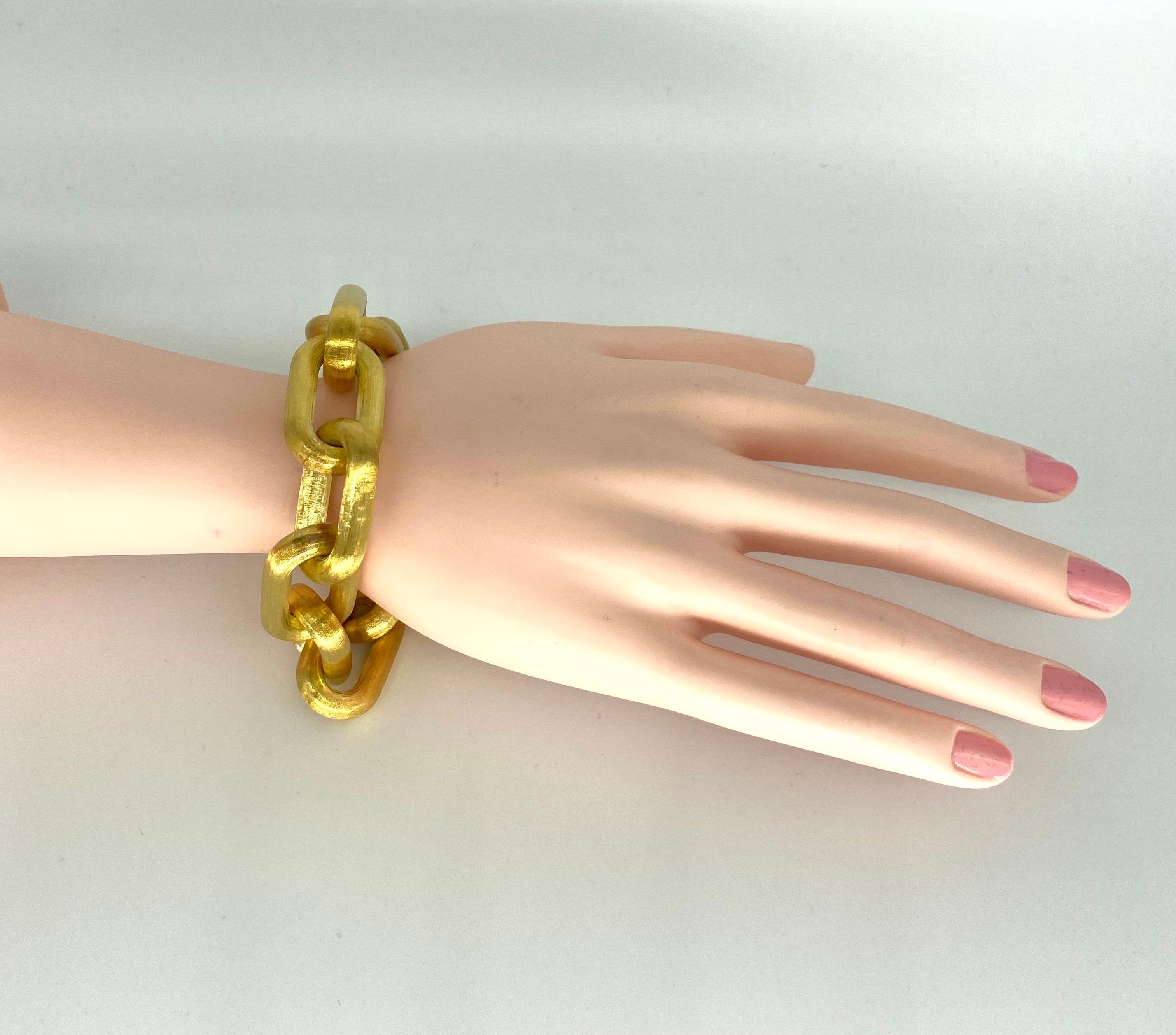 19mm Wide 18k Yellow Gold Oval Links Bracelet 3