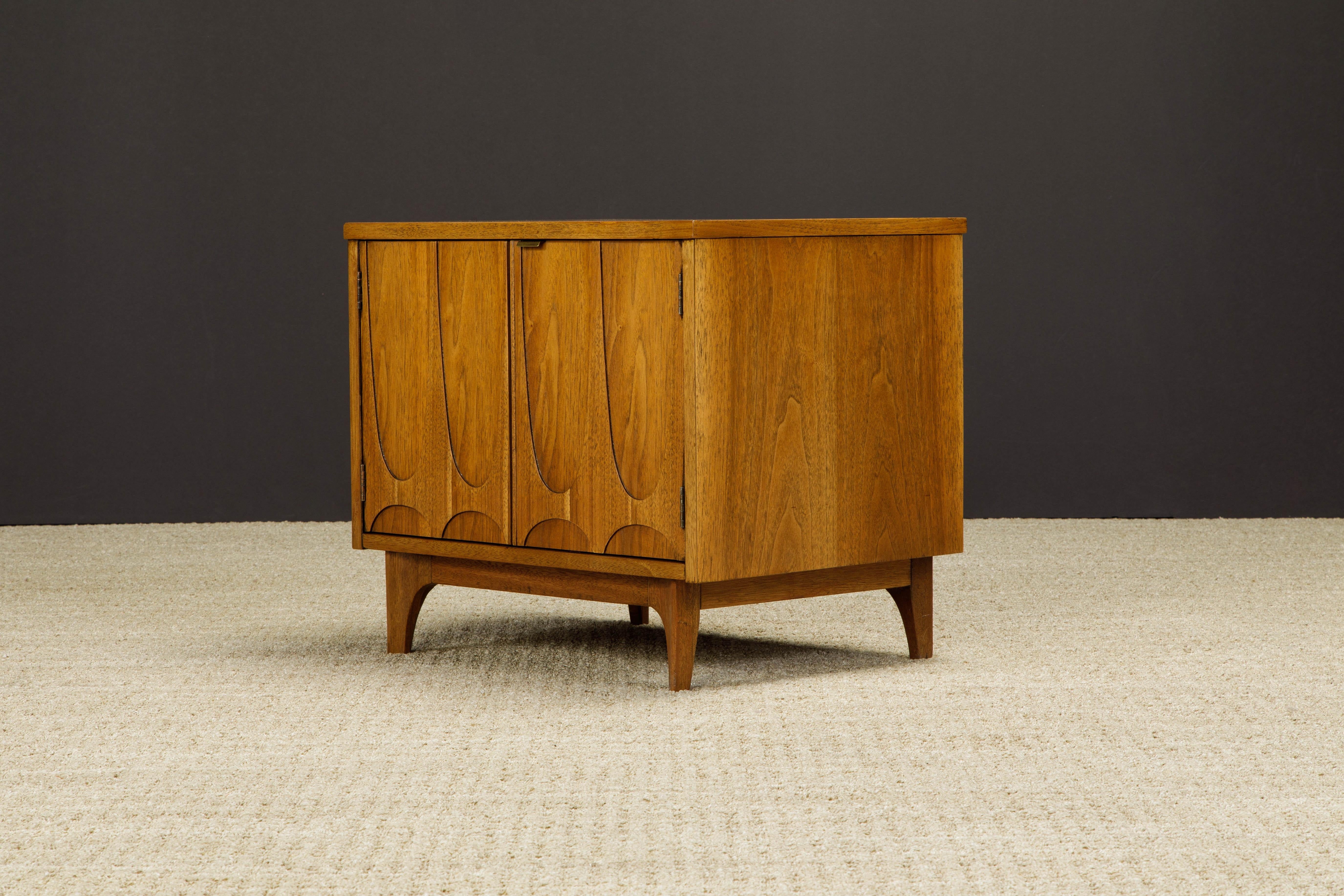 'Brasilia' by Broyhill Premier Pair of End / Side Tables, Refinished, 1960s 9