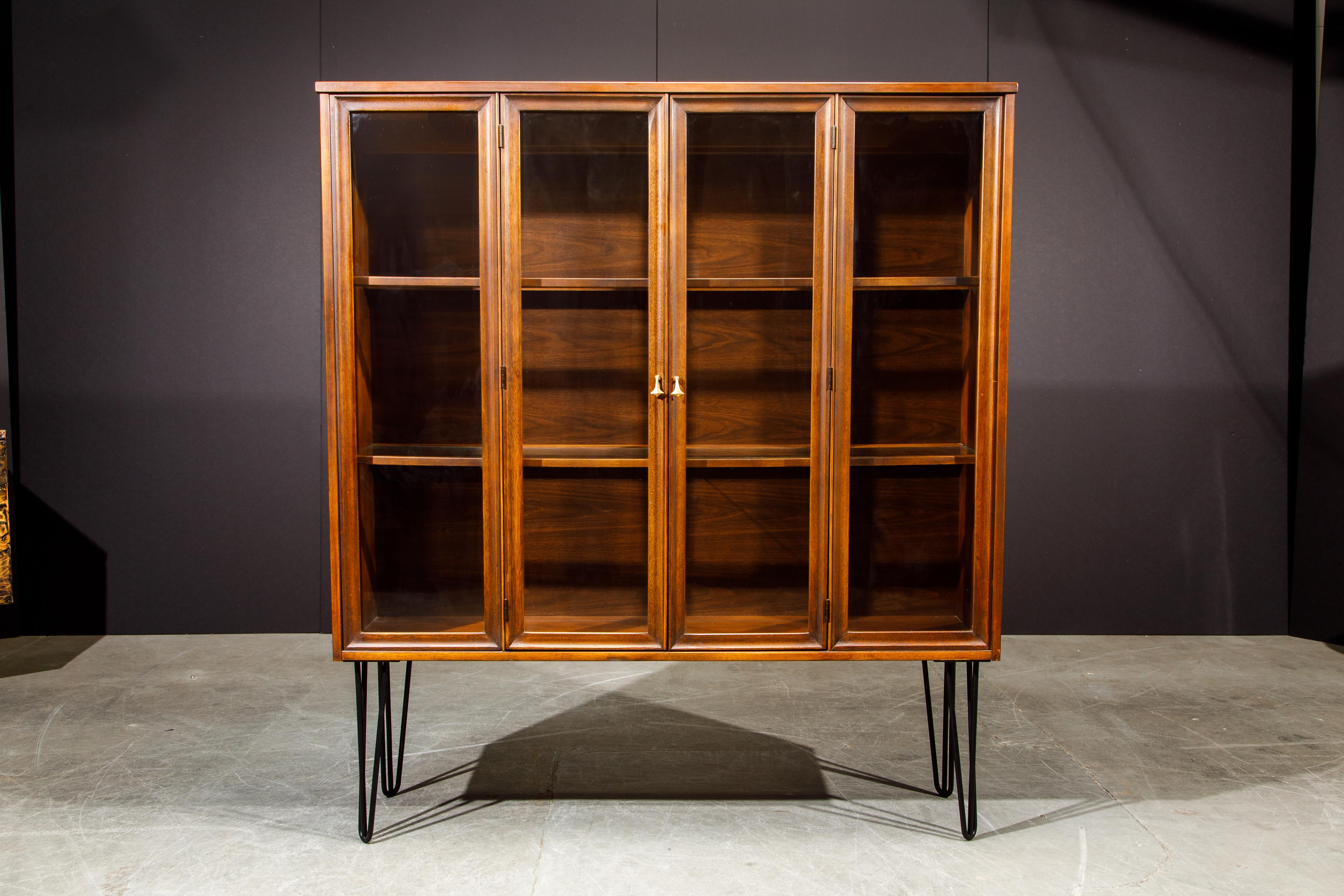 'Brasilia' by Broyhill Premiere Display Cabinet, 1960s 2