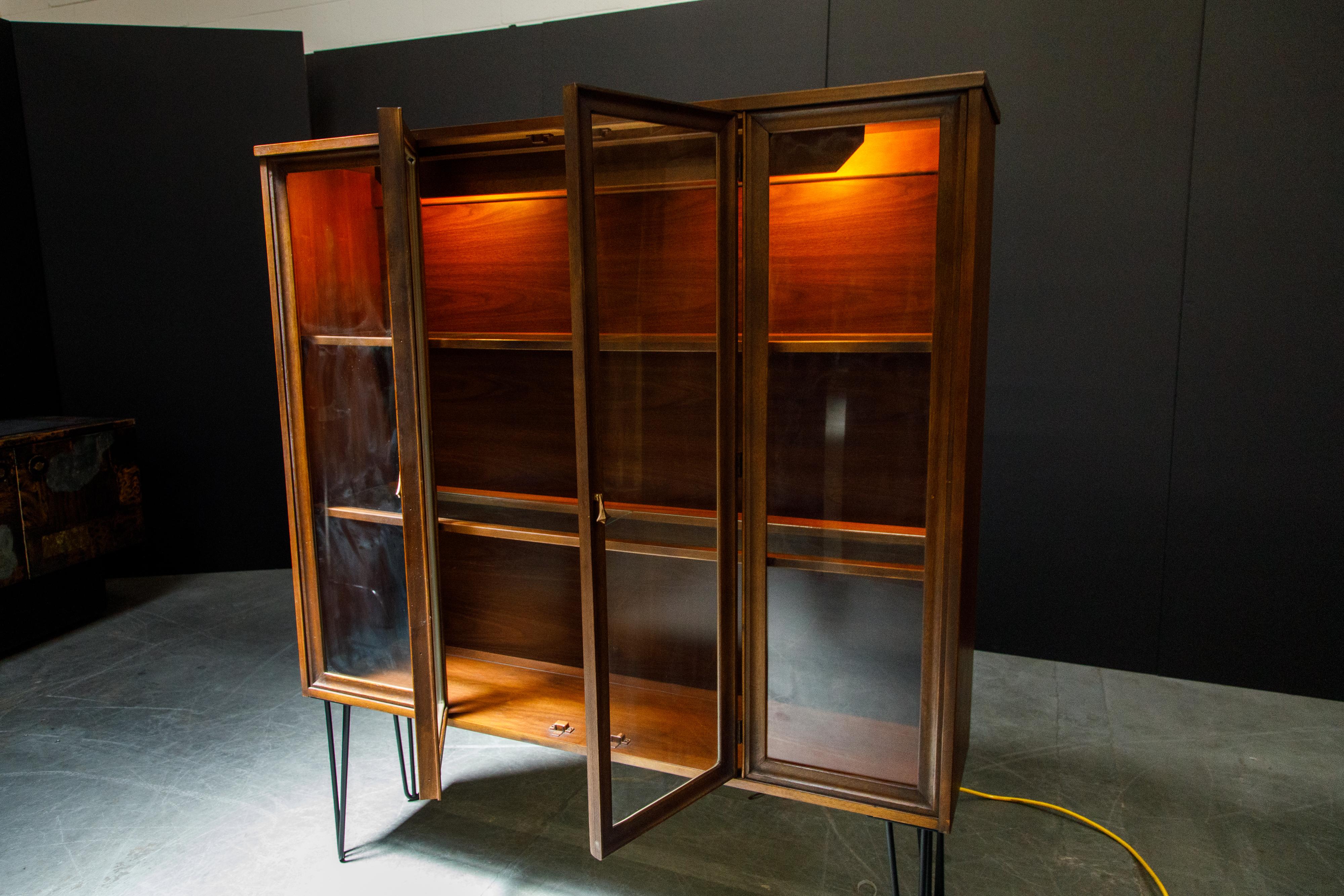 'Brasilia' by Broyhill Premiere Display Cabinet, 1960s 1