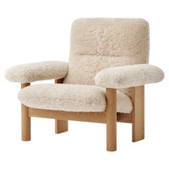 Brasilia Lounge Chair-Sheepskin Nature/Natural Oak-by Anderssen & Voll for Audo