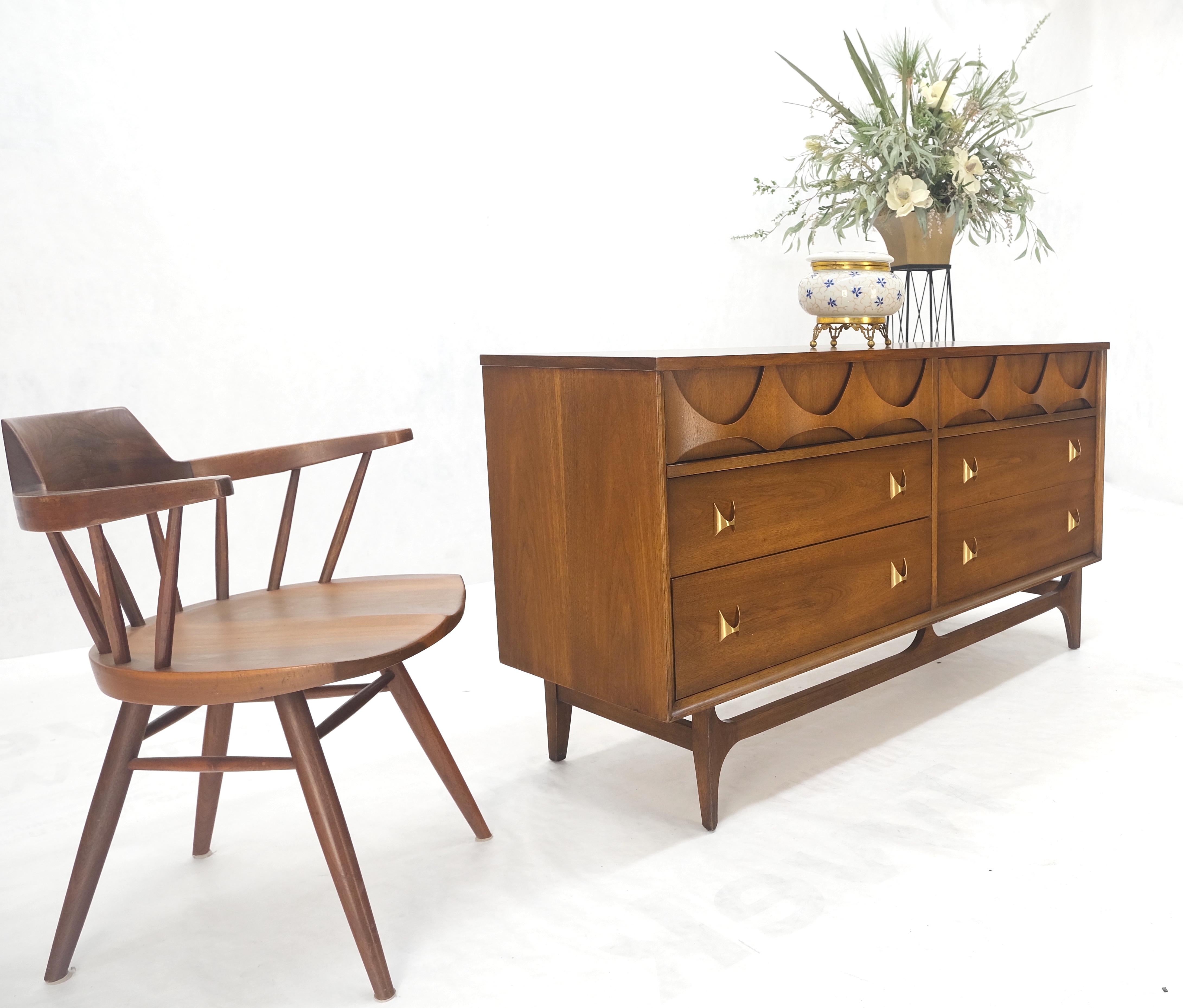¡Brasilia Mid Century Modern Walnut 6 Cajones Largo Credenza Dresser MINT! siglo XX