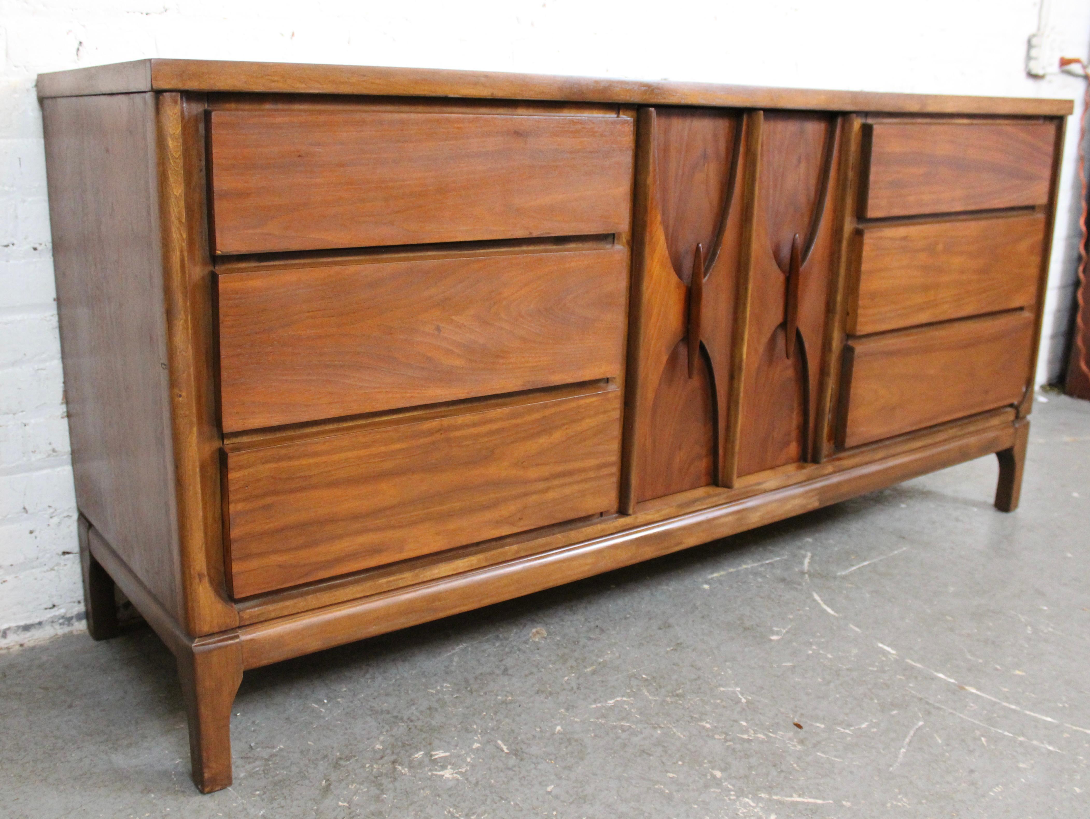 Commode Brasilia de Williams Furniture of South Carolina en vente 10
