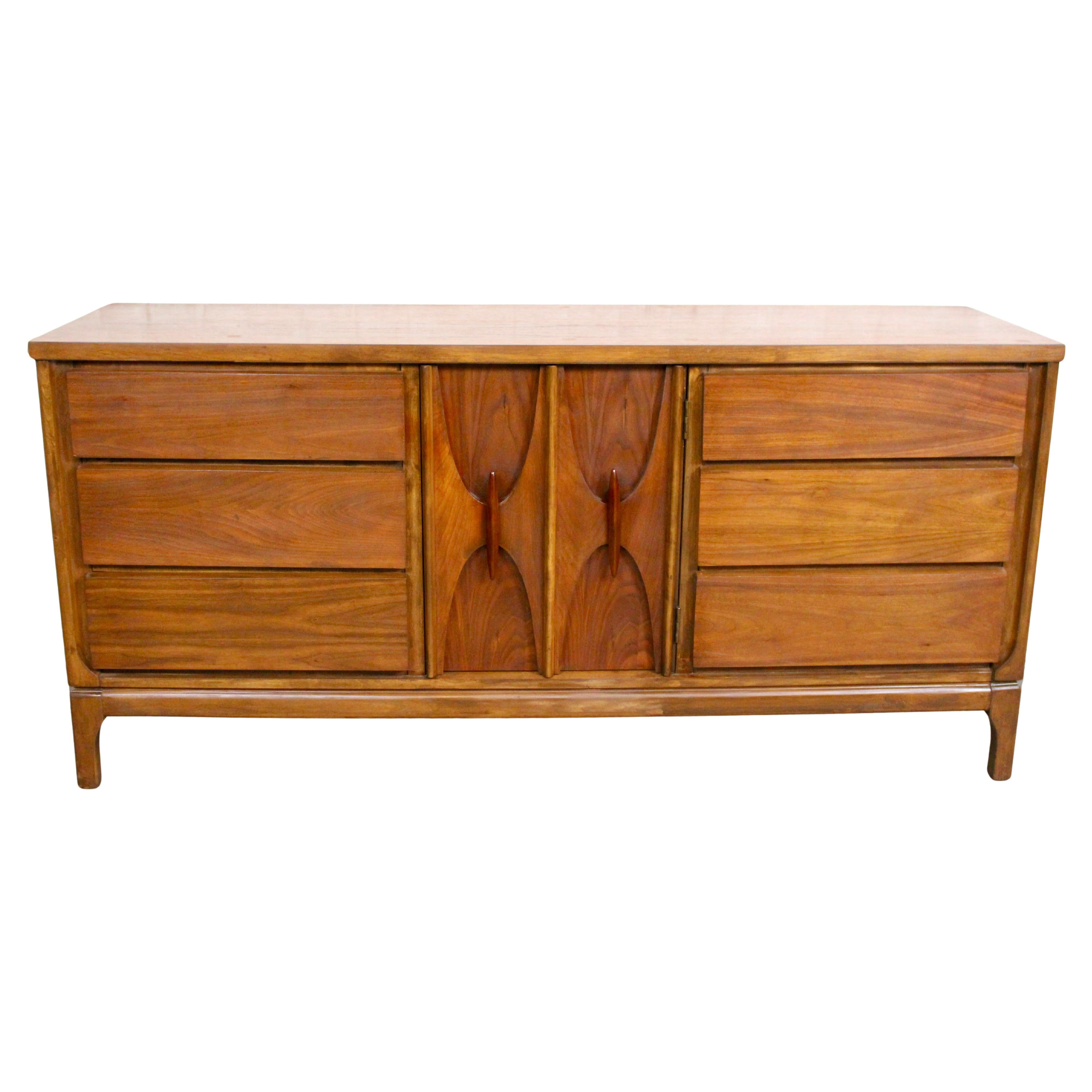 Commode Brasilia de Williams Furniture of South Carolina en vente