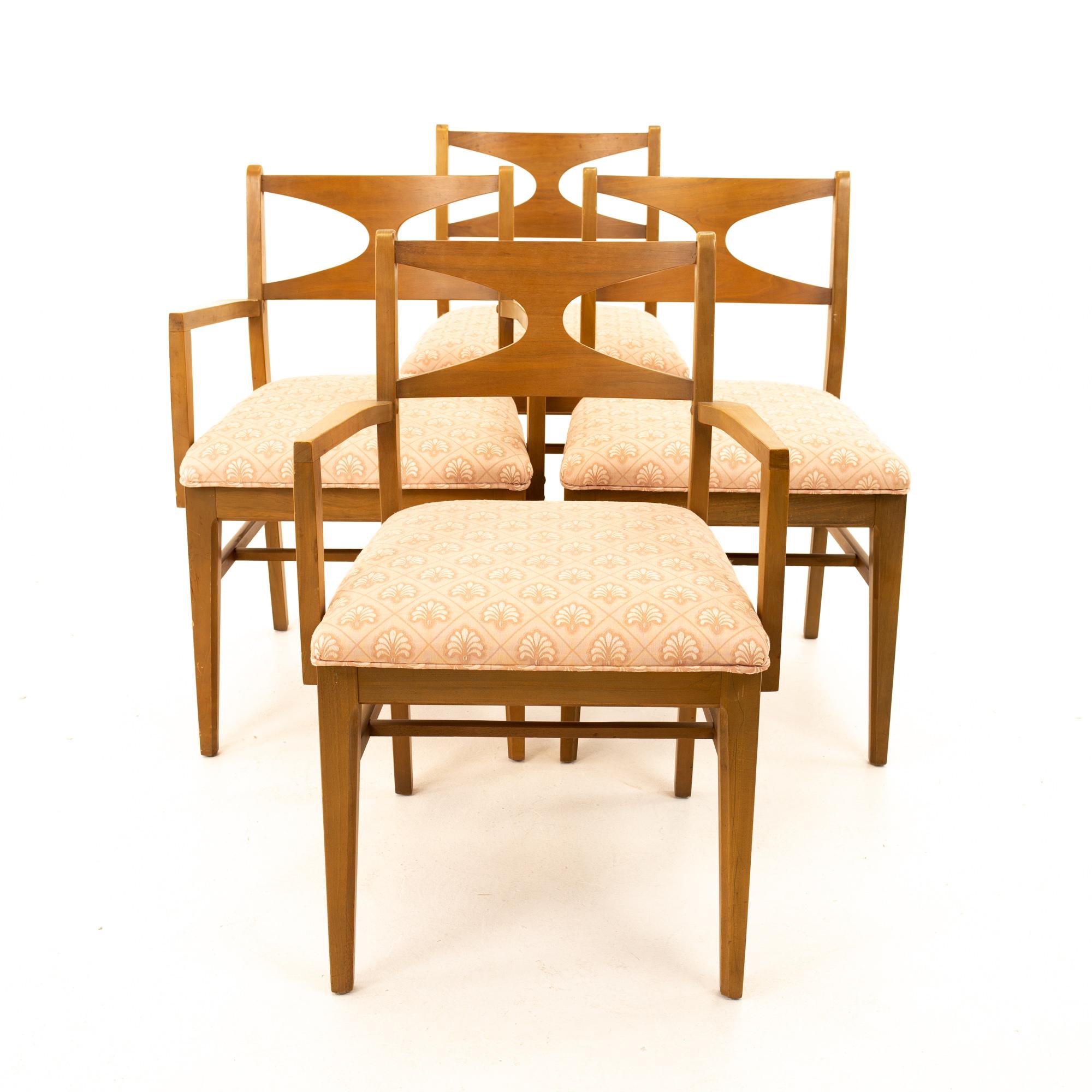 Brasilia Style Mid Century Walnut Bowtie Dining Chairs, Set of 6 In Good Condition In Countryside, IL