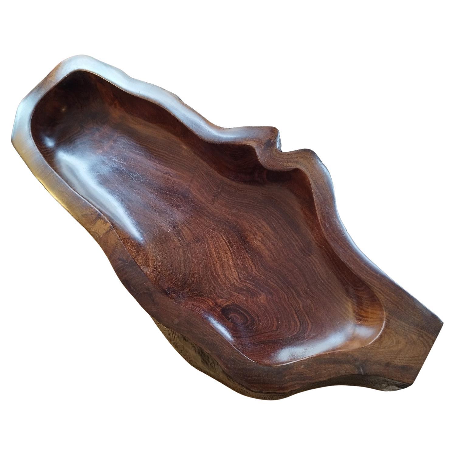Gorgeous wooden piece from Brazil, circa 1960. The inside is very polished and smooth, and the external is rough. Similar to pieces created by Jean Gillon.
Do not hesitate to ask me for a shipping quote.