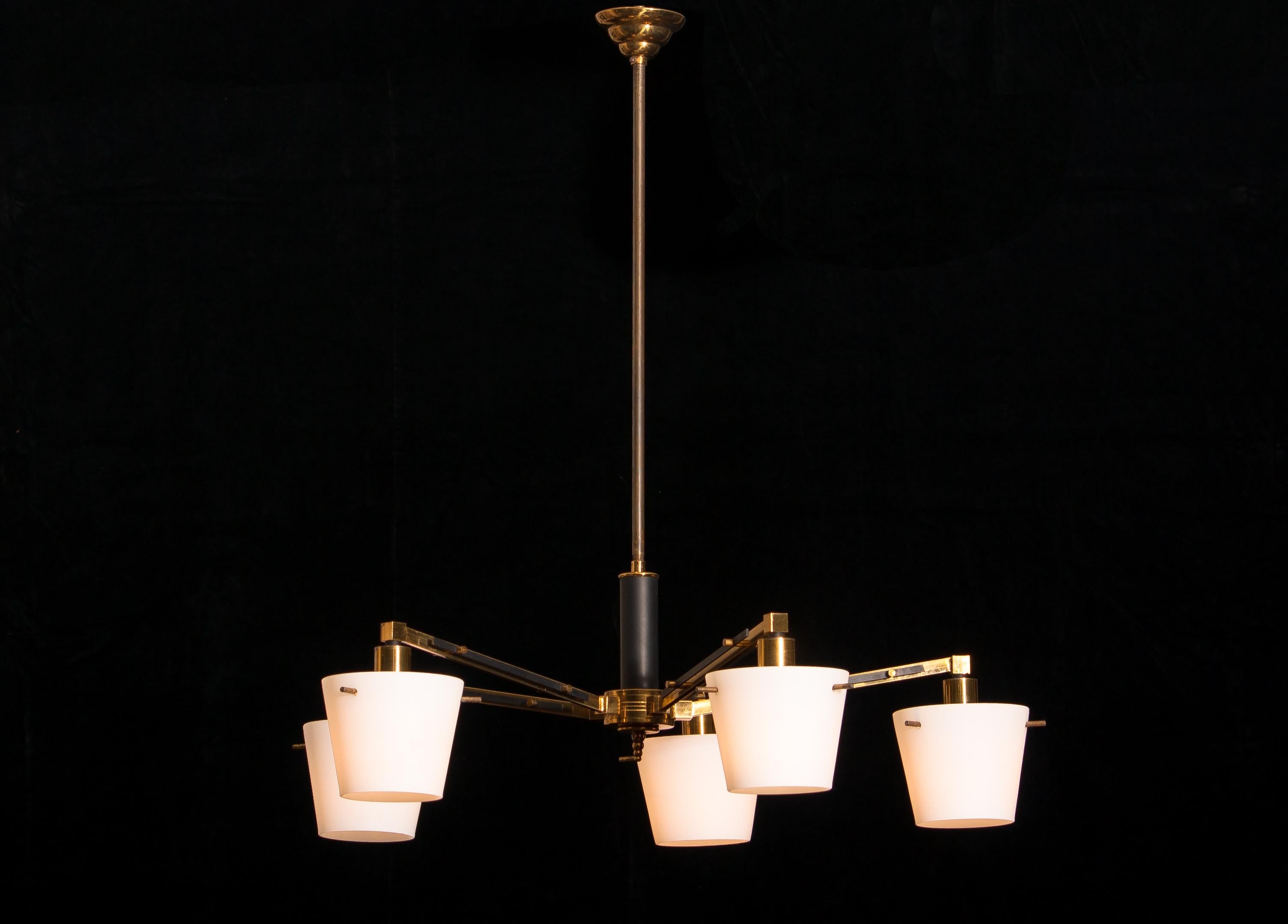 Mid-Century Modern Brass 1950 Chandelier with Frosted with Glass Shades by Stilnovo, Italy