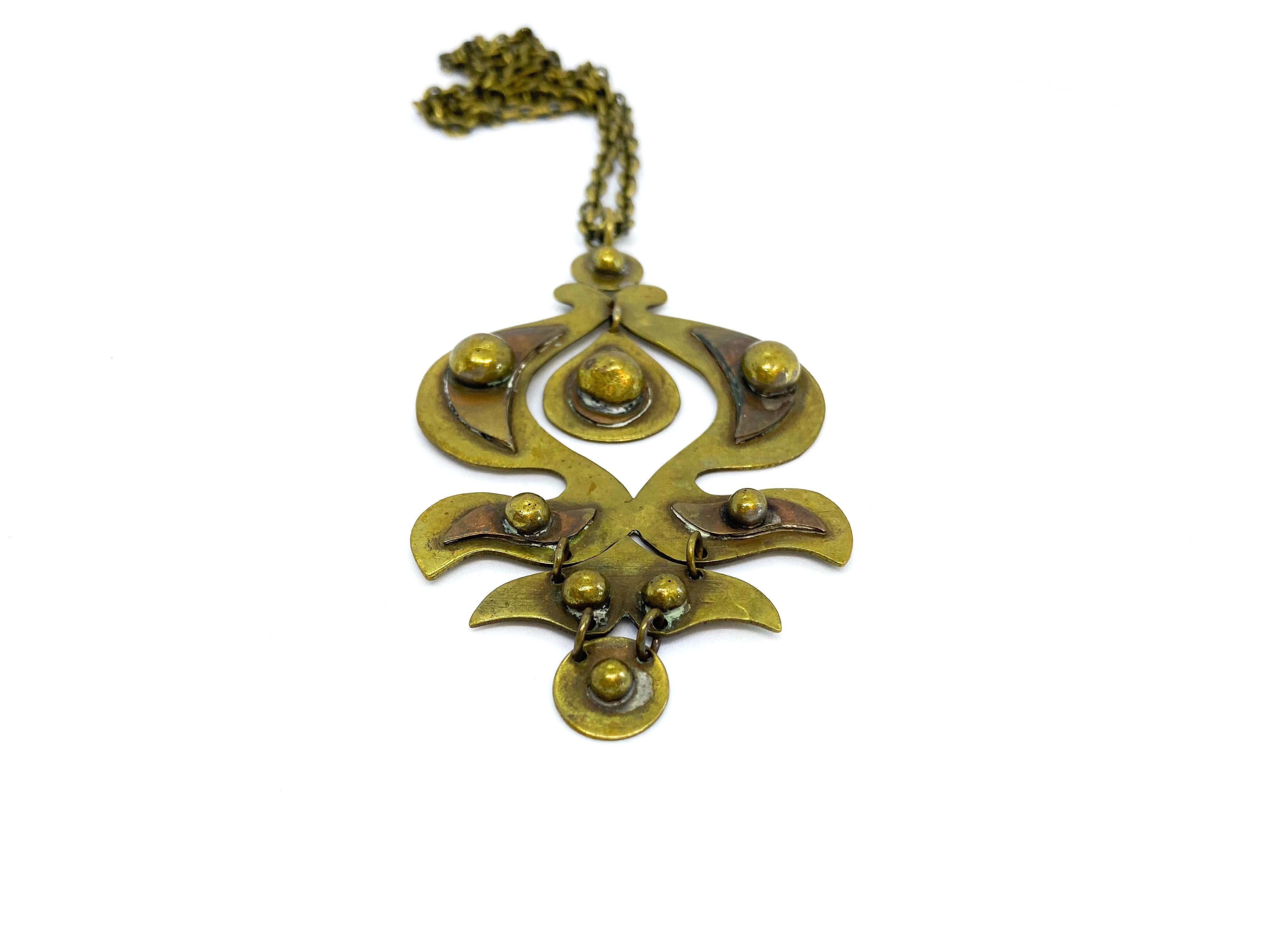 Brass 1960-1970 Finland Seppo Tamminen Merkkikeskus Sorsa Necklace
Maker Merkkikeskus Sorsa Finland 1960-1970
Similar Seppo Tamminen's jewelery is described in the book
New Design in Jewelry
by Donald J. Willcox
Lenght 42cm (not opened)
1970s
We now