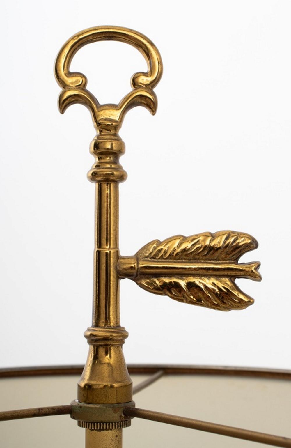 Brass 3-Branch Tole Peinte Shade Bouillotte Lamp (Europäisch) im Angebot