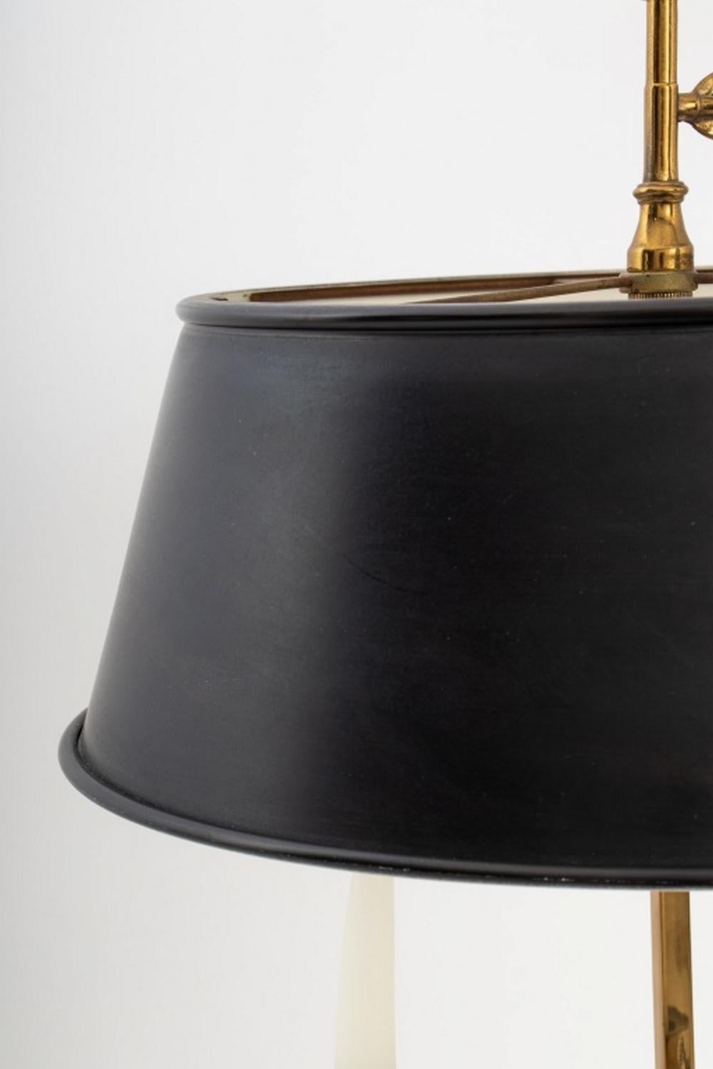 Brass 3-Branch Tole Peinte Shade Bouillotte Lamp im Angebot 1