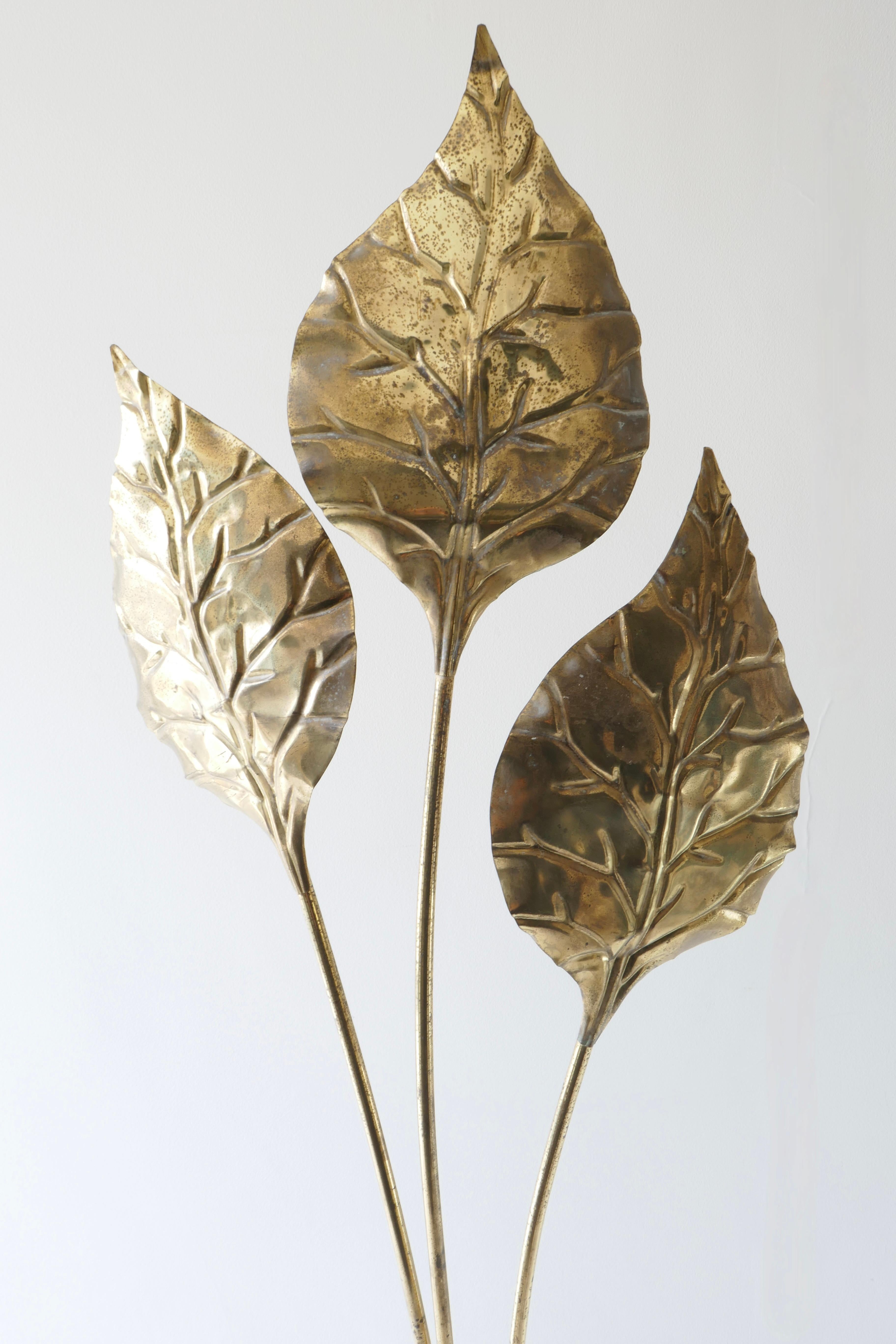 Brass 3 Lights, Leaf Shaped Floor Lamp, Tommaso Barbi Style, Italy, 1970s In Good Condition For Sale In London, GB