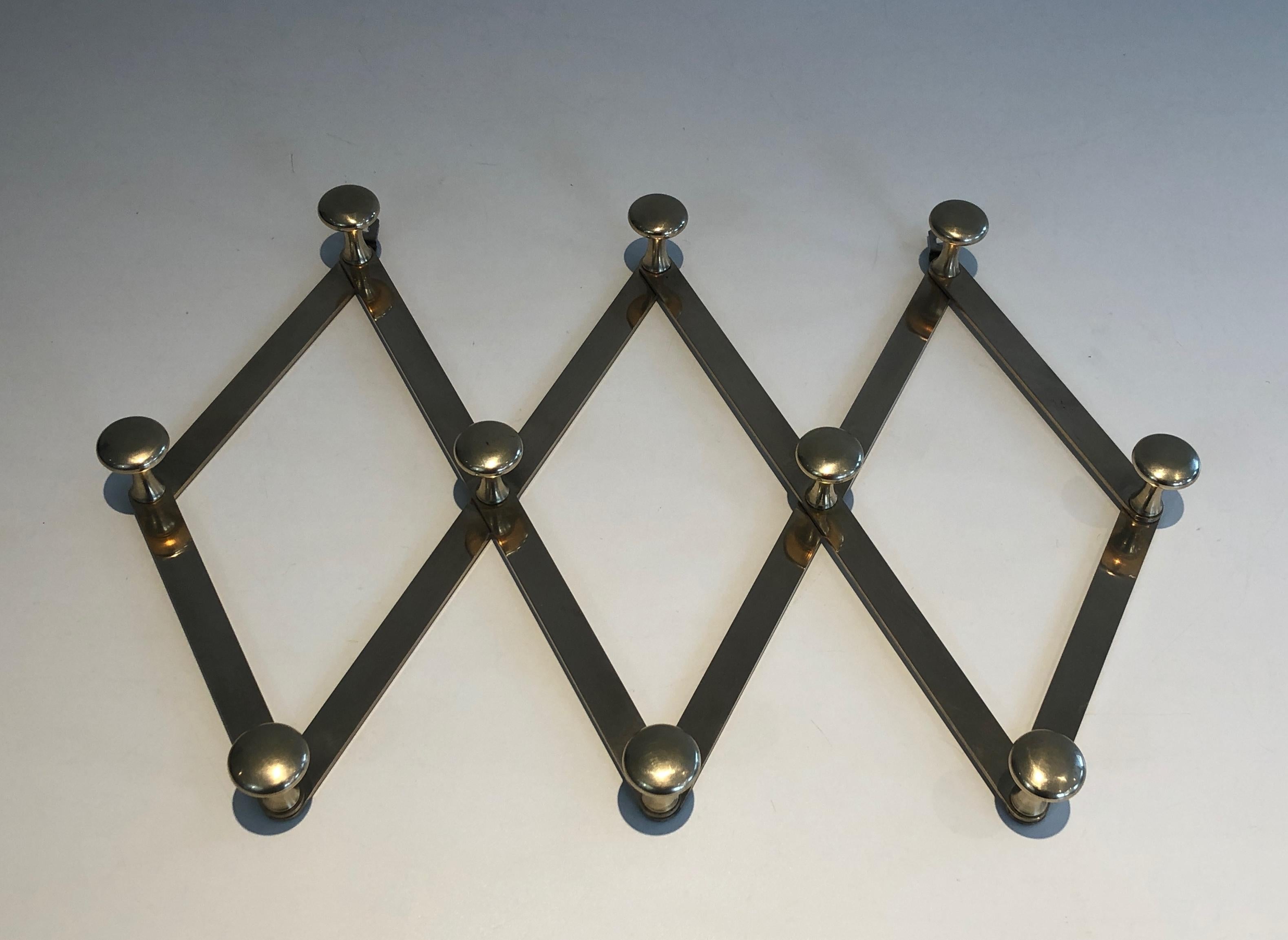 Francese Appendiabiti da parete a fisarmonica in ottone. Lavoro francese. Circa 1970 in vendita
