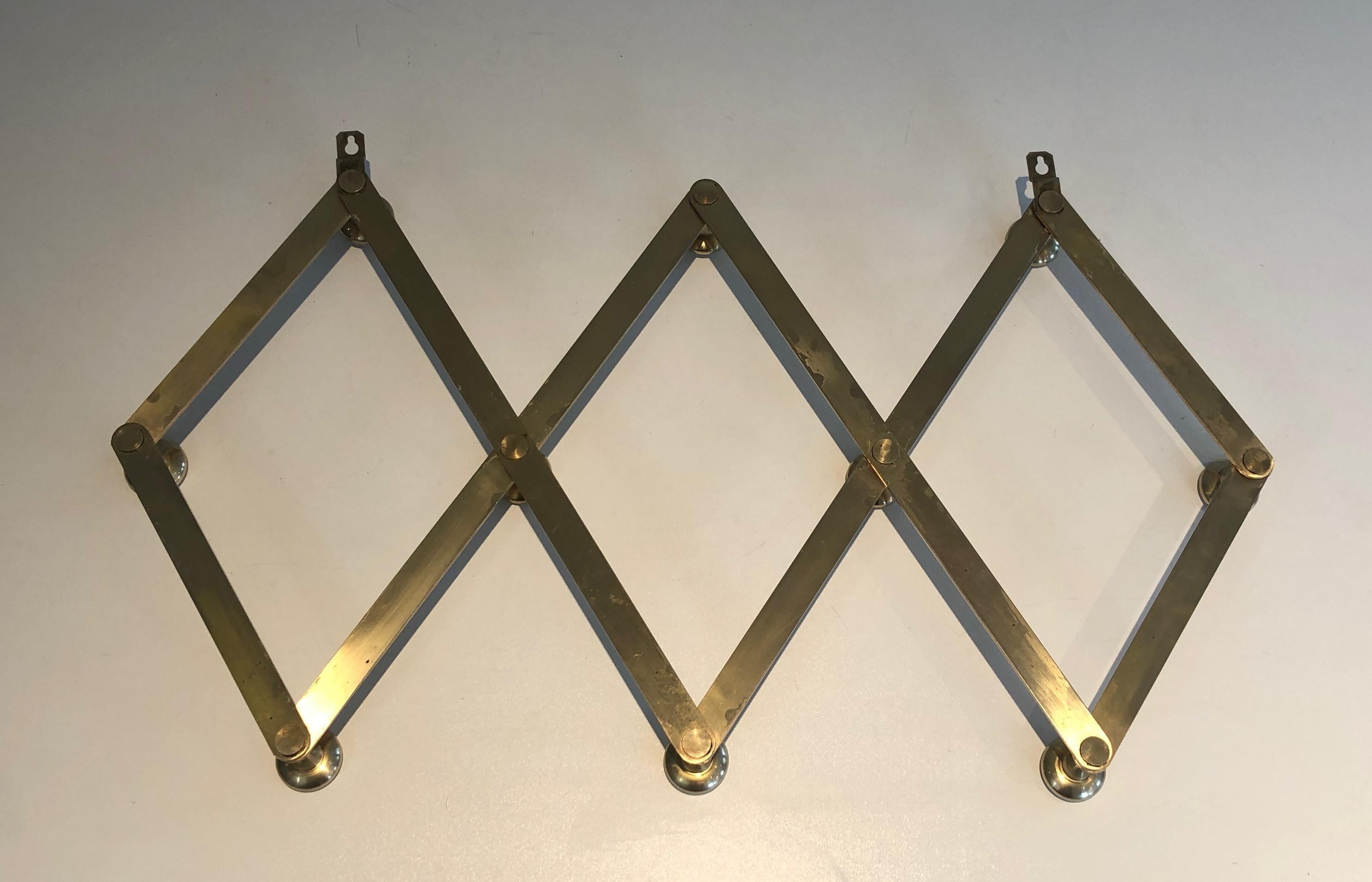 Appendiabiti da parete a fisarmonica in ottone. Lavoro francese. Circa 1970 In condizioni buone in vendita a Marcq-en-Barœul, Hauts-de-France