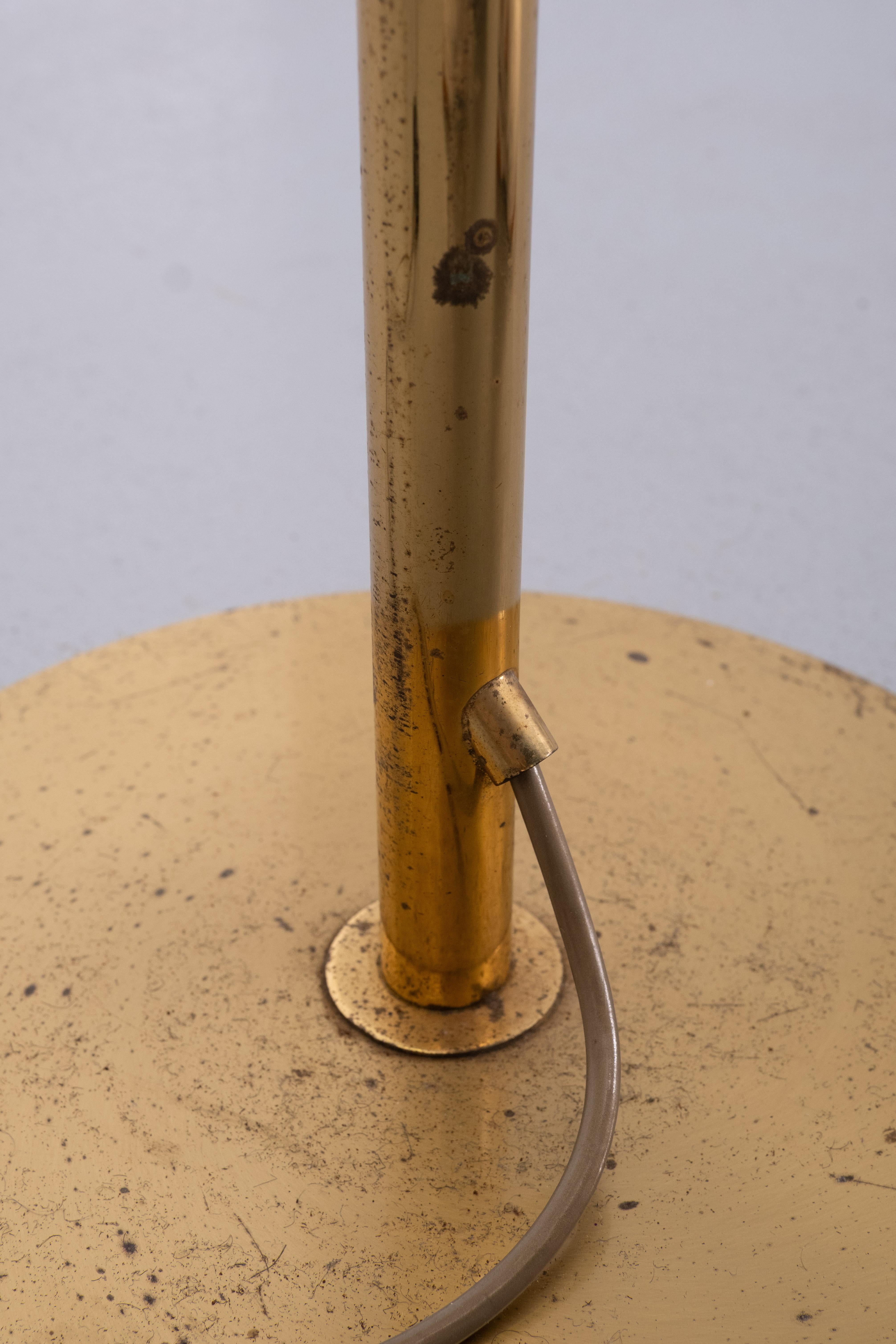 Brass adjustable swing arm floor lamp German 1970s  In Good Condition For Sale In Den Haag, NL
