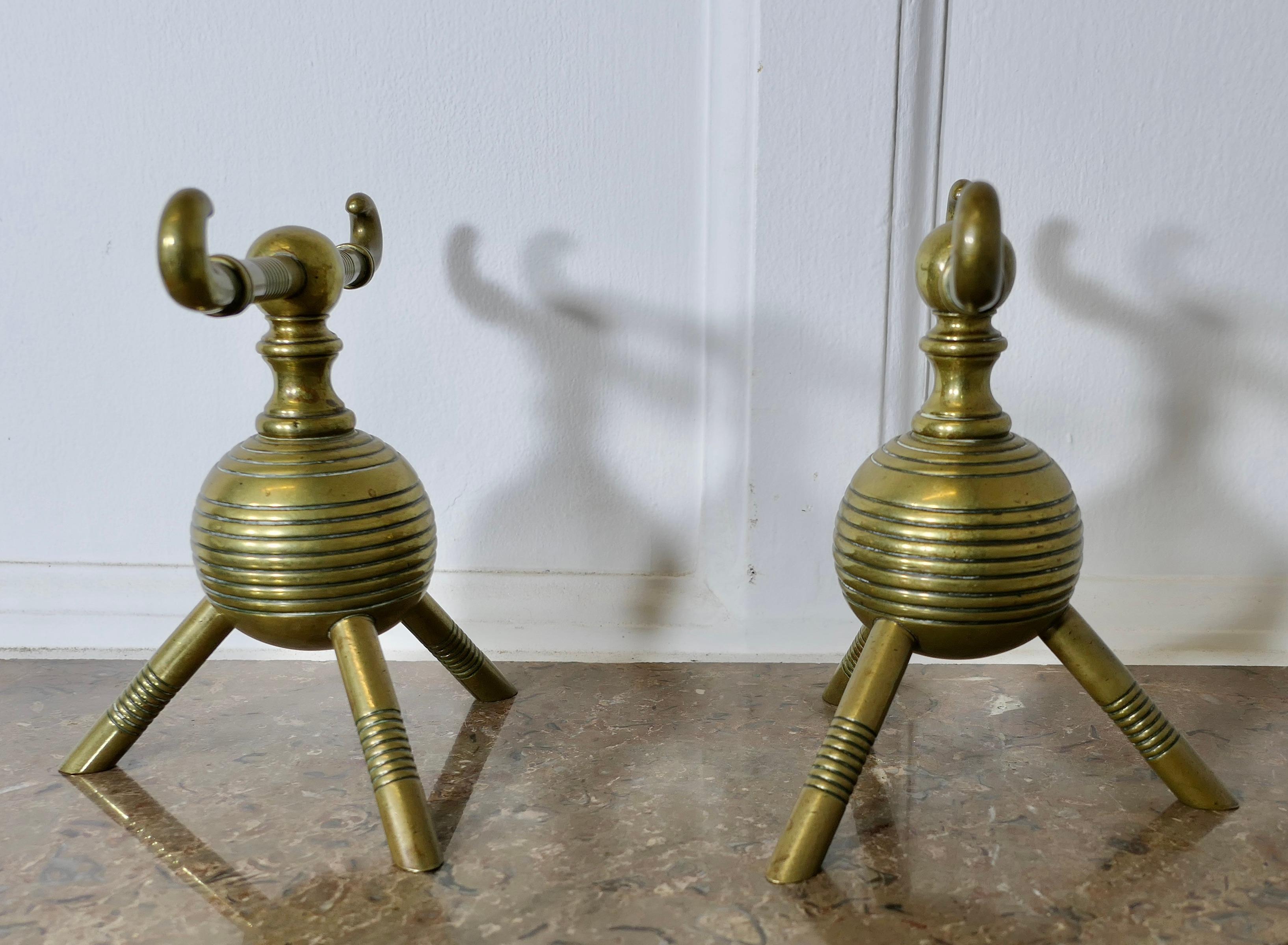 Estetismo Aesthetic Movement in ottone Christopher Dresser Cani da Fuoco   A in vendita
